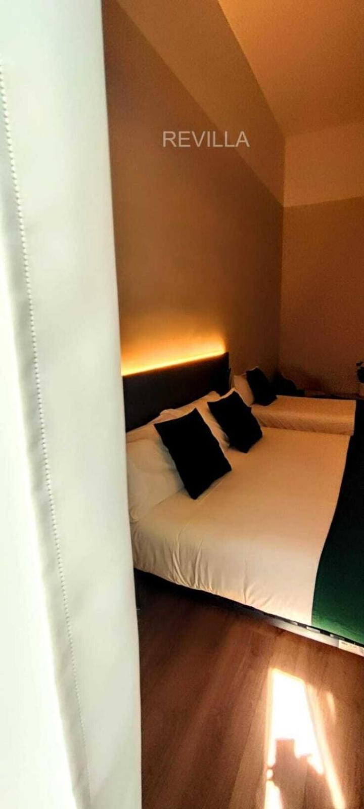 Deluxe Double Room - Photo 4
