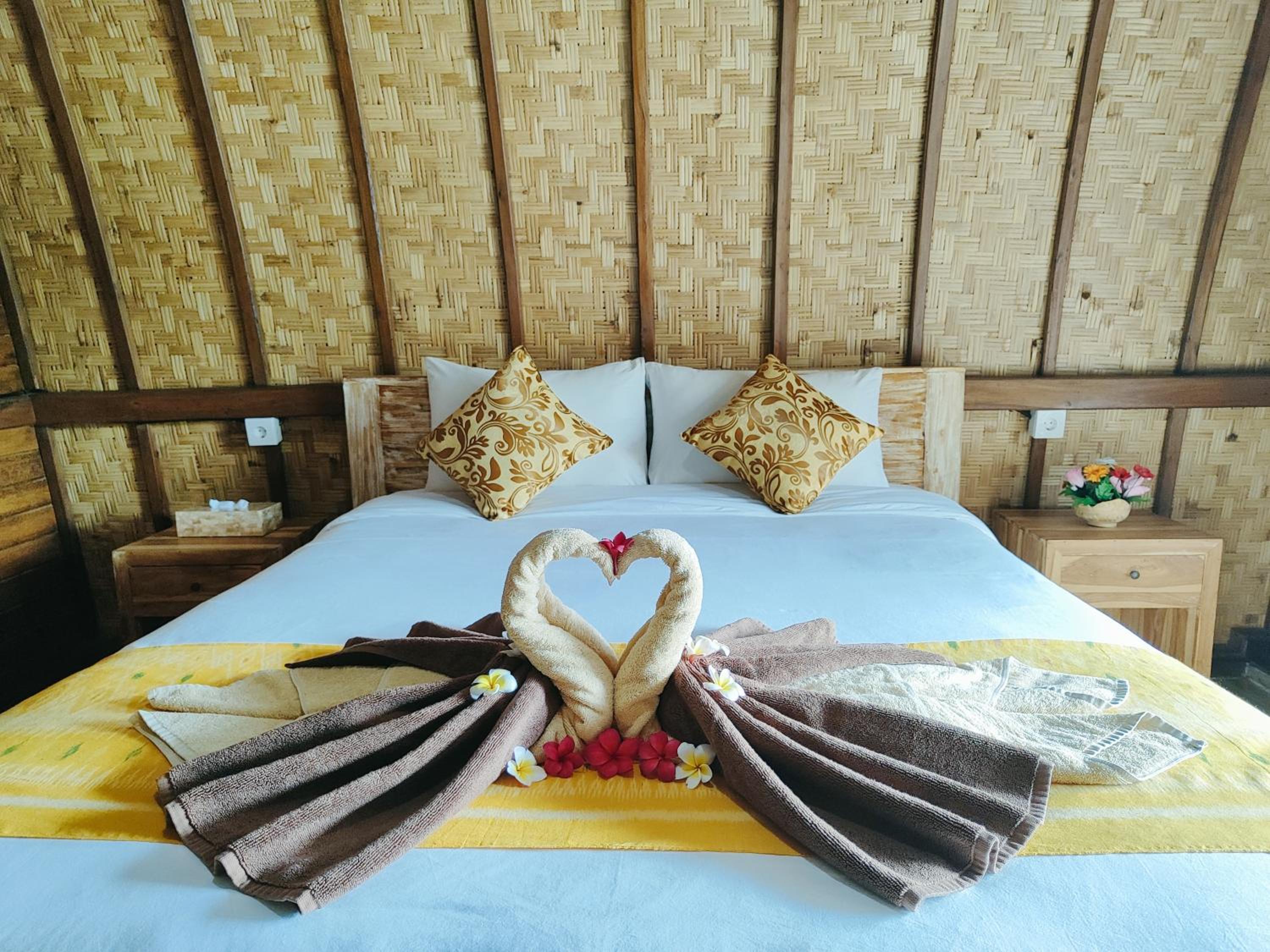 Deluxe Double Room with Balcony - Photo 15