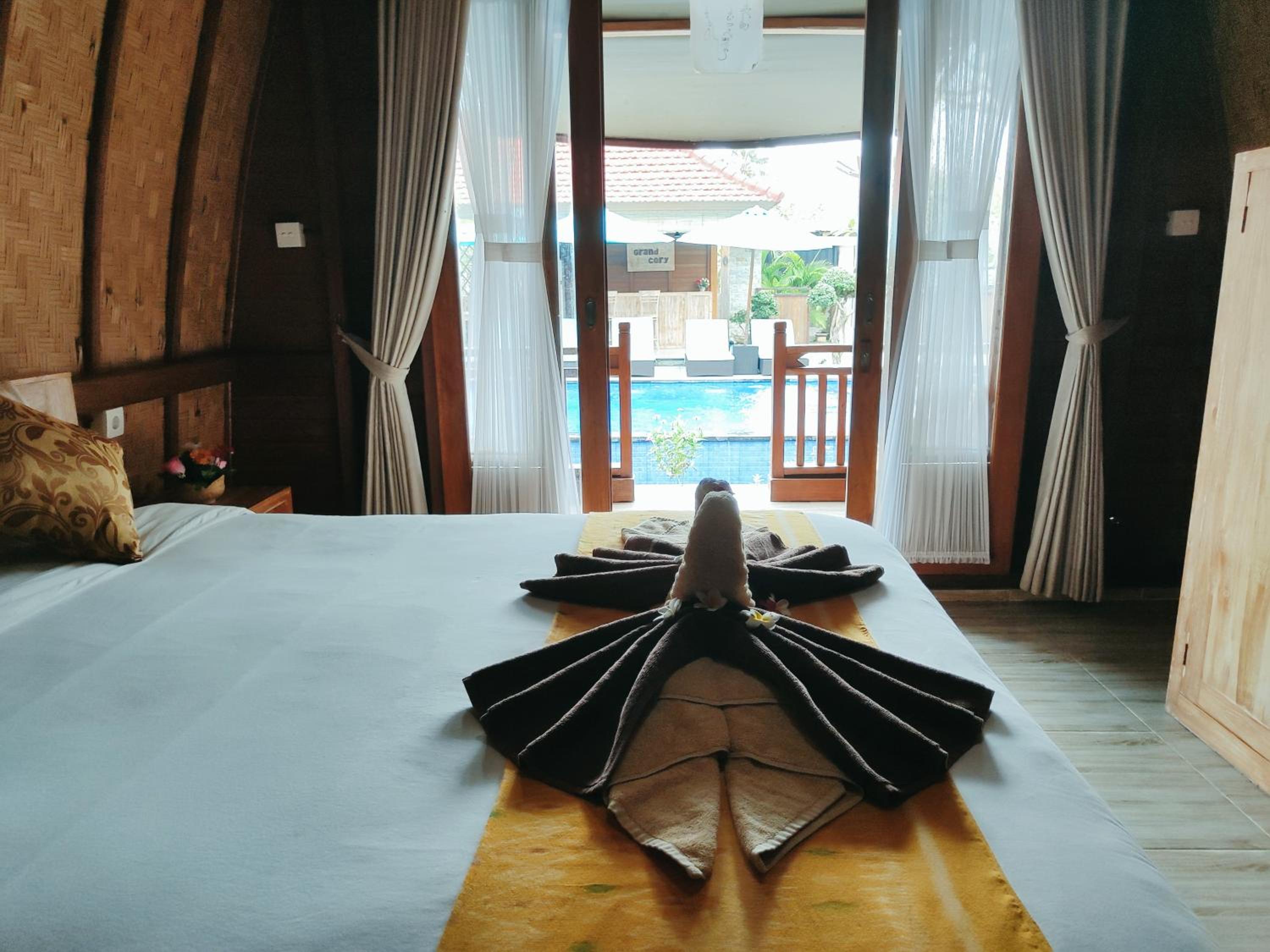 Deluxe Double Room with Balcony - Photo 16
