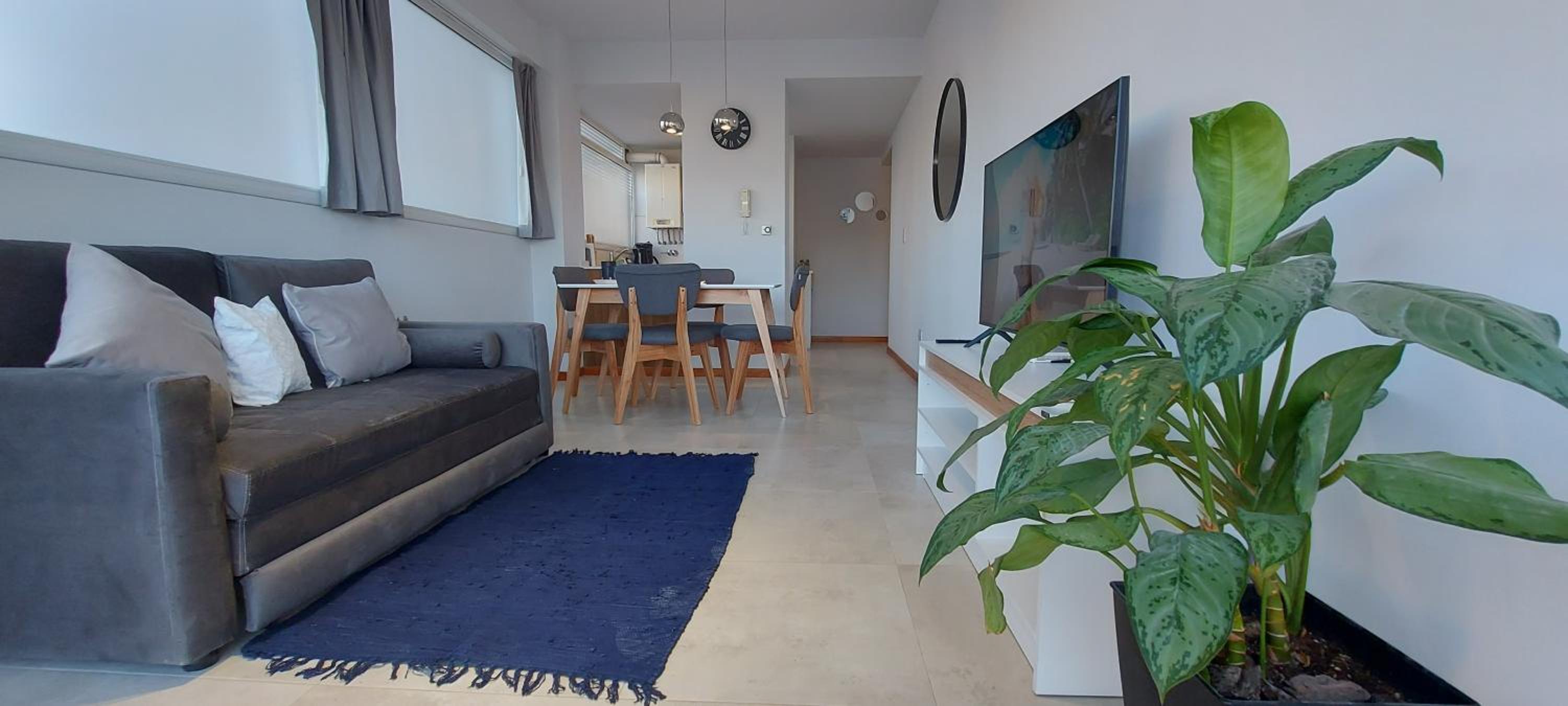 One-Bedroom Apartment photo 1