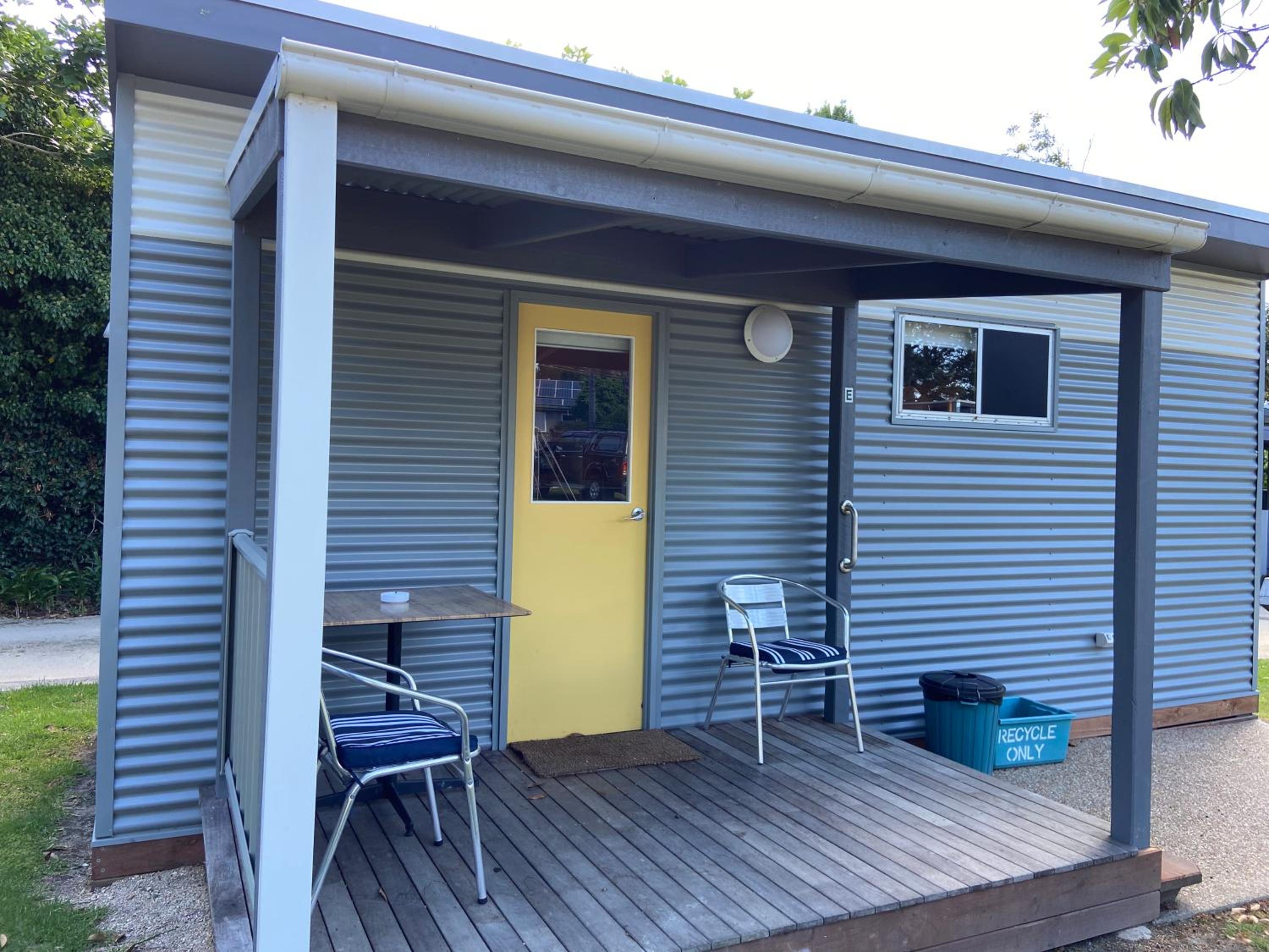 Budget Double Room - Photo 9