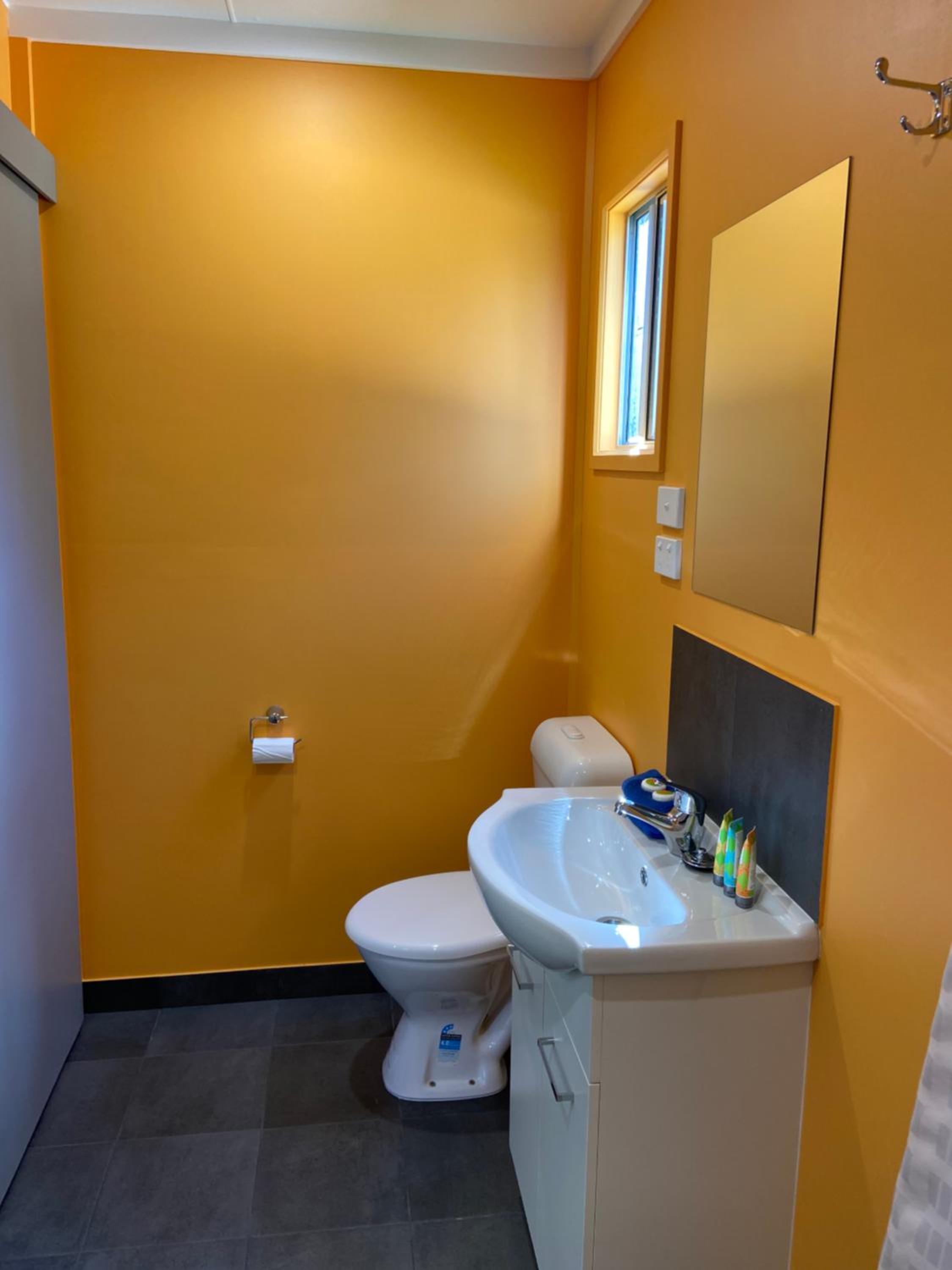 Budget Double Room - Photo 3