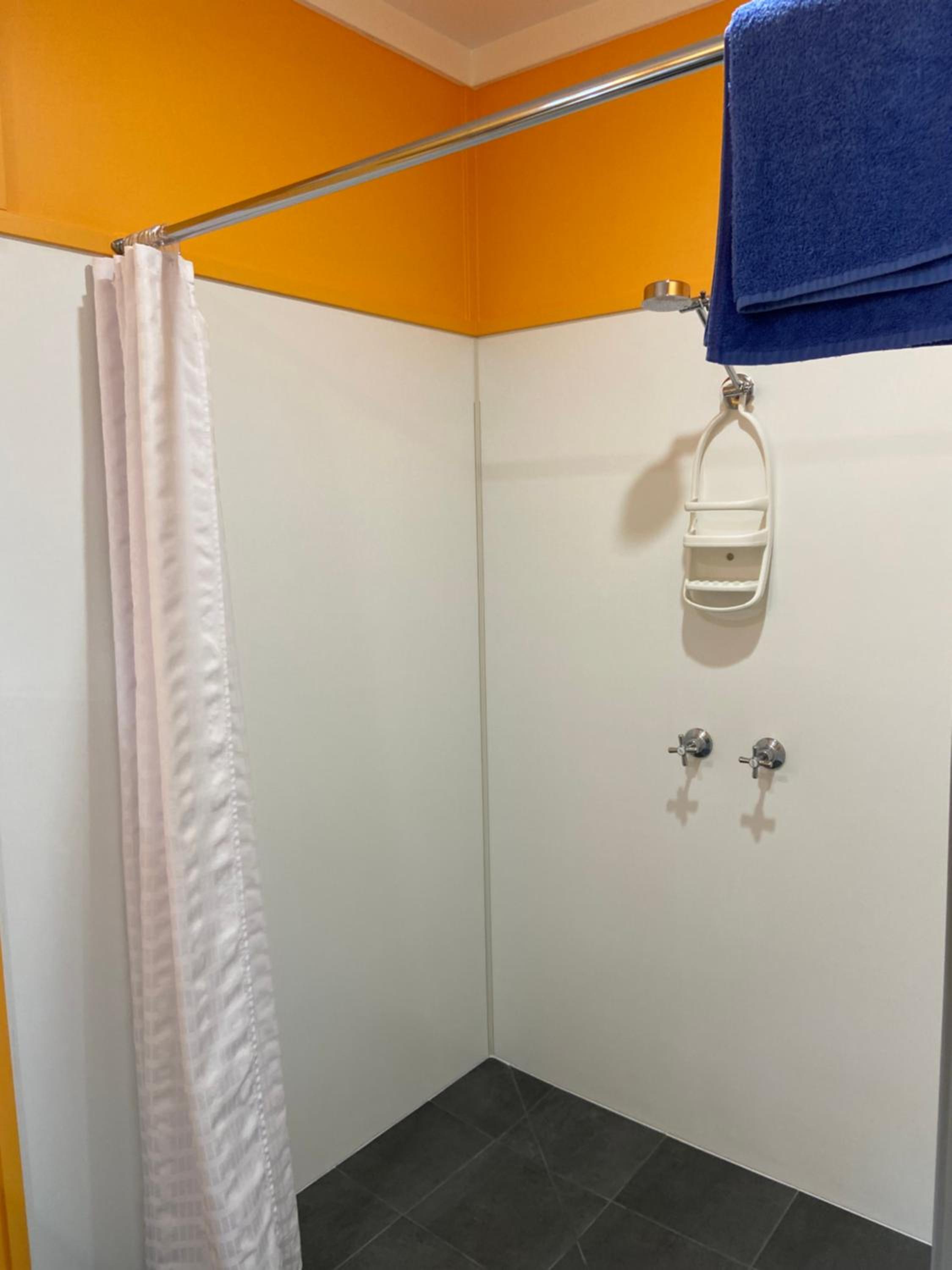 Budget Double Room - Photo 4