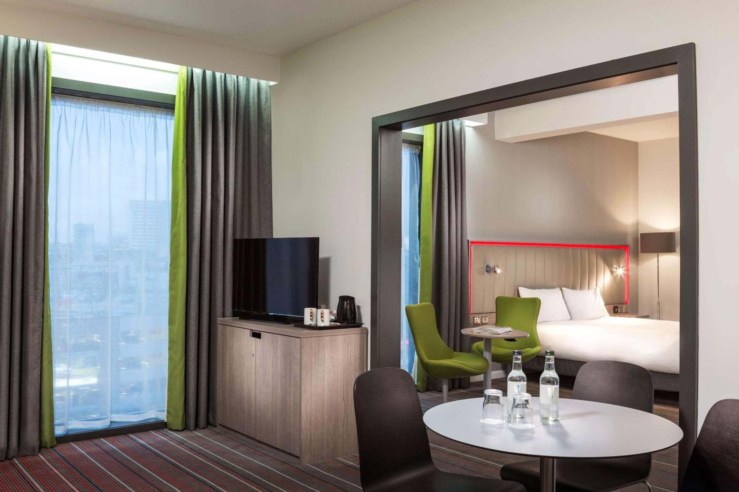 Net Zero One-Bedroom Suite - Photo 4