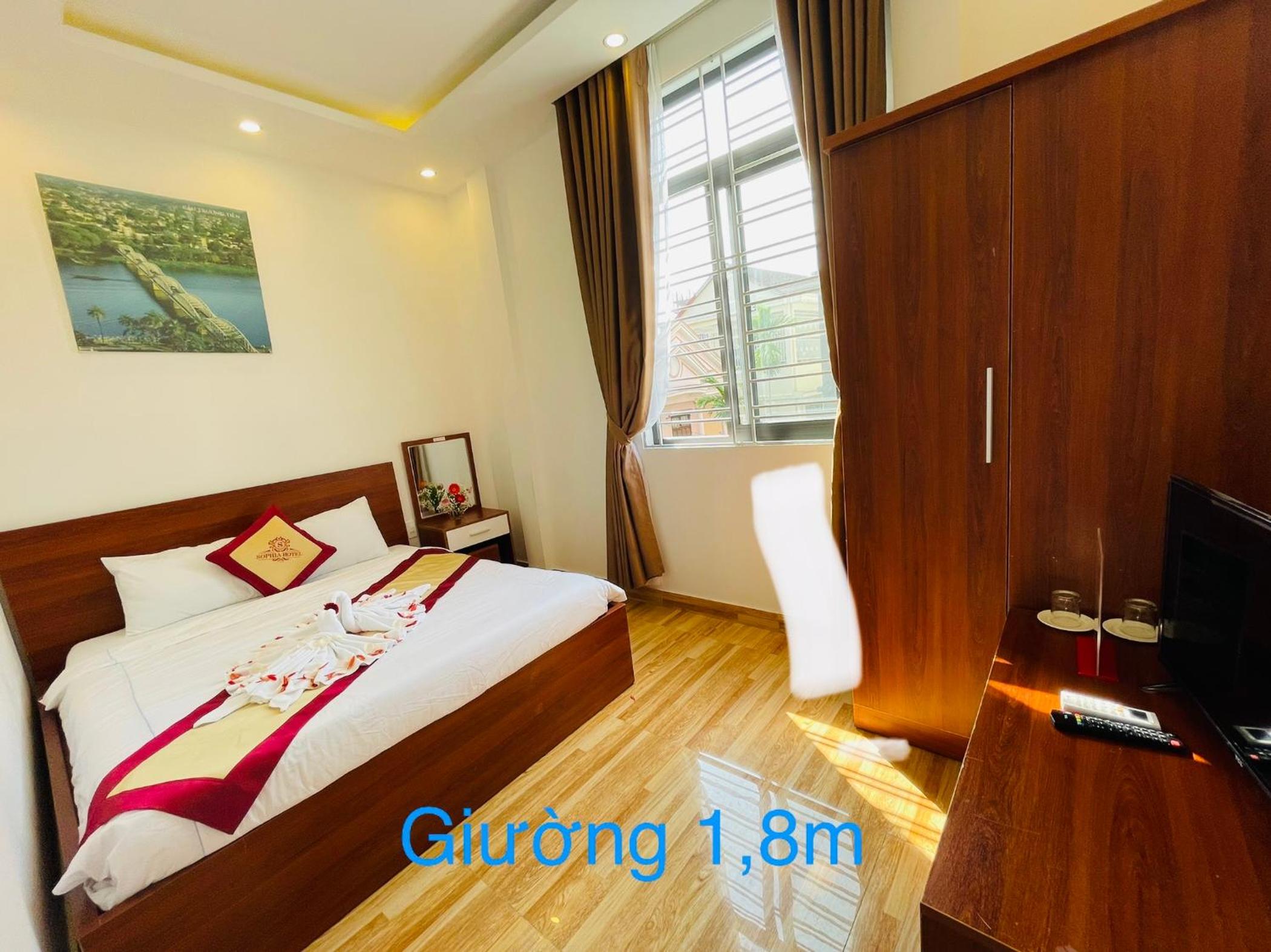 Deluxe Room - Photo 6