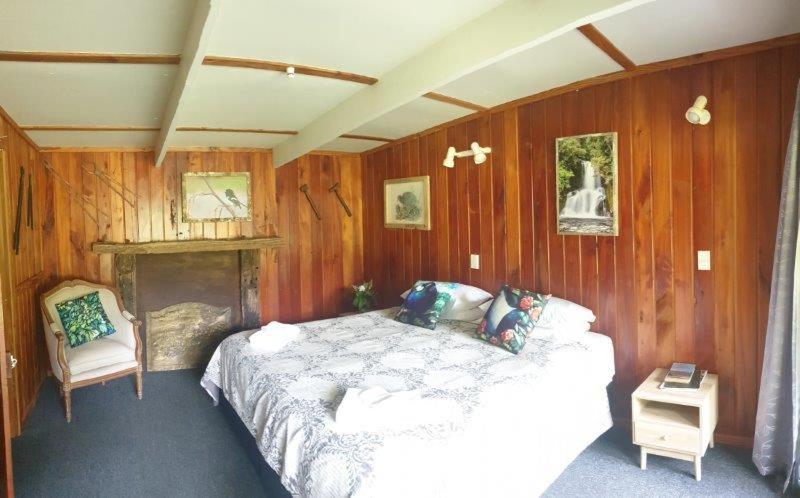 Double or Twin Room with Bathroom photo 2