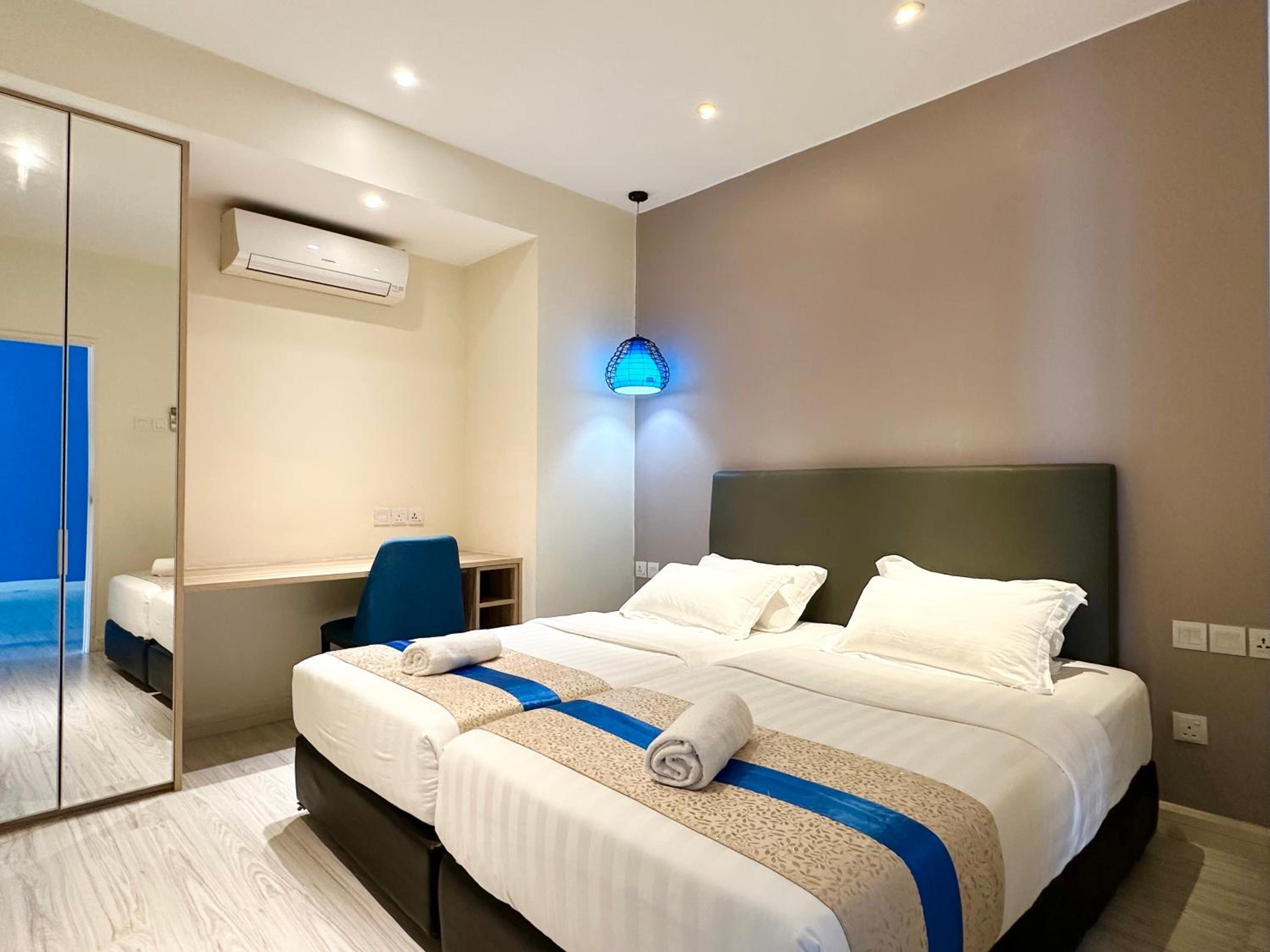 Two-Bedroom Apartment - Photo 9