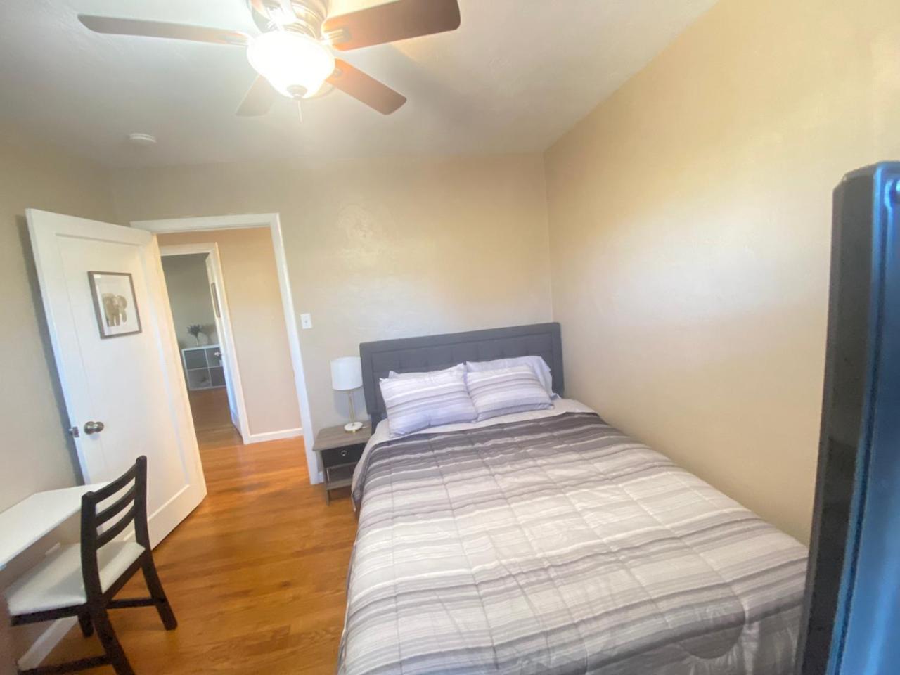 Budget Double Room photo 3