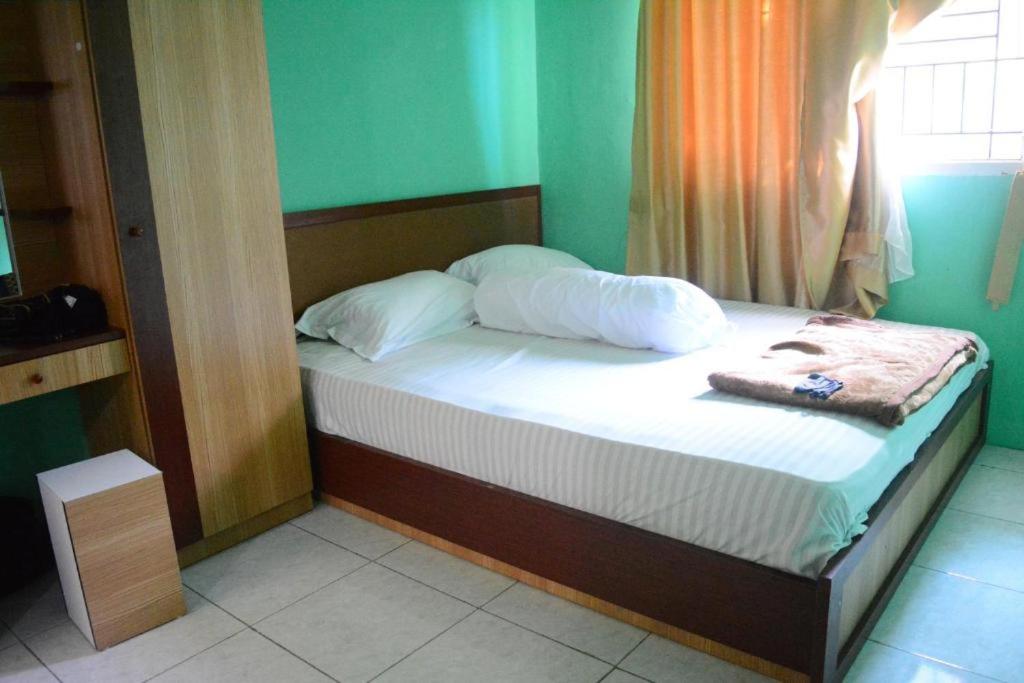 Deluxe Double Room (2 Adults + 1 Child) photo 2