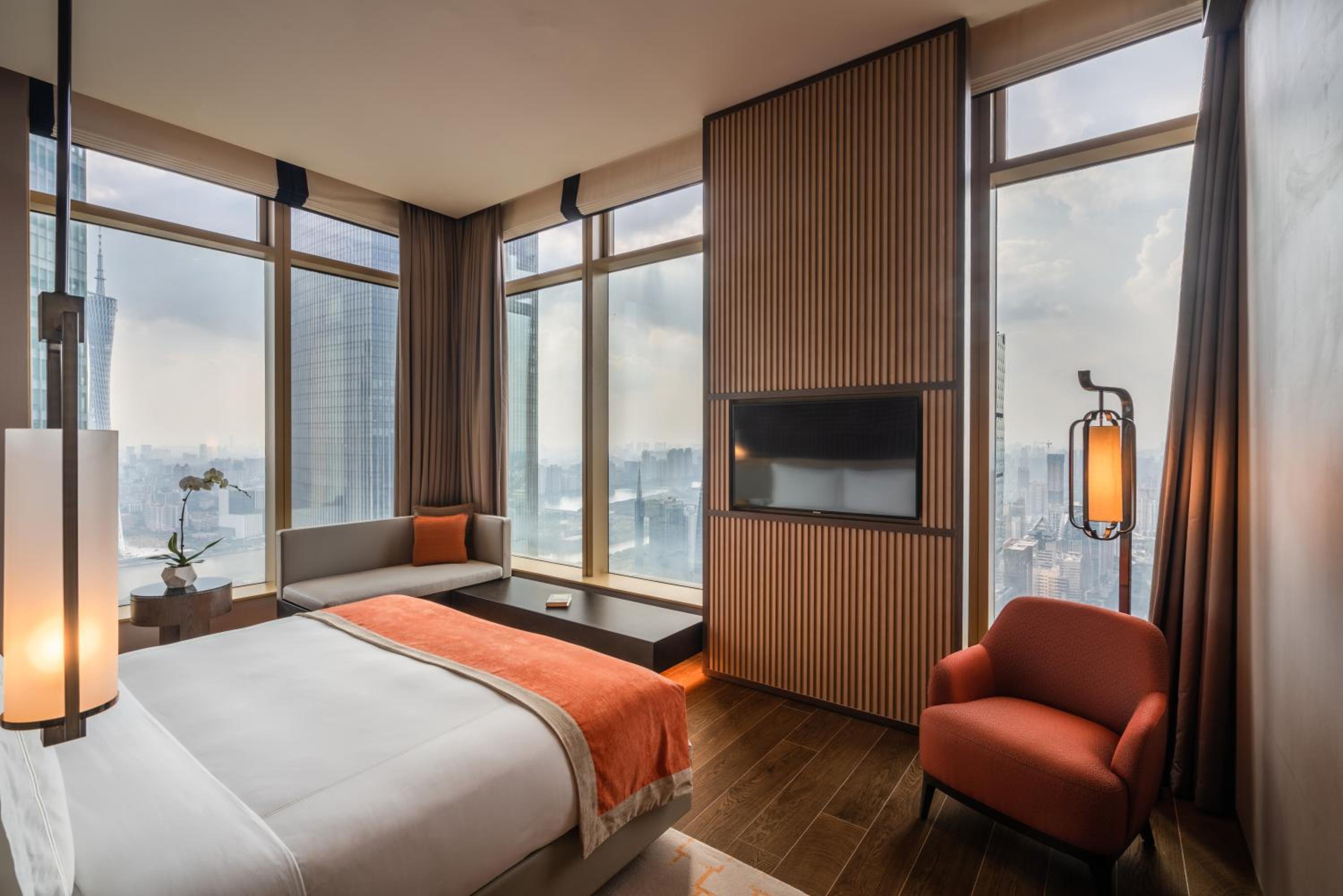 Premier Suite - Photo 7