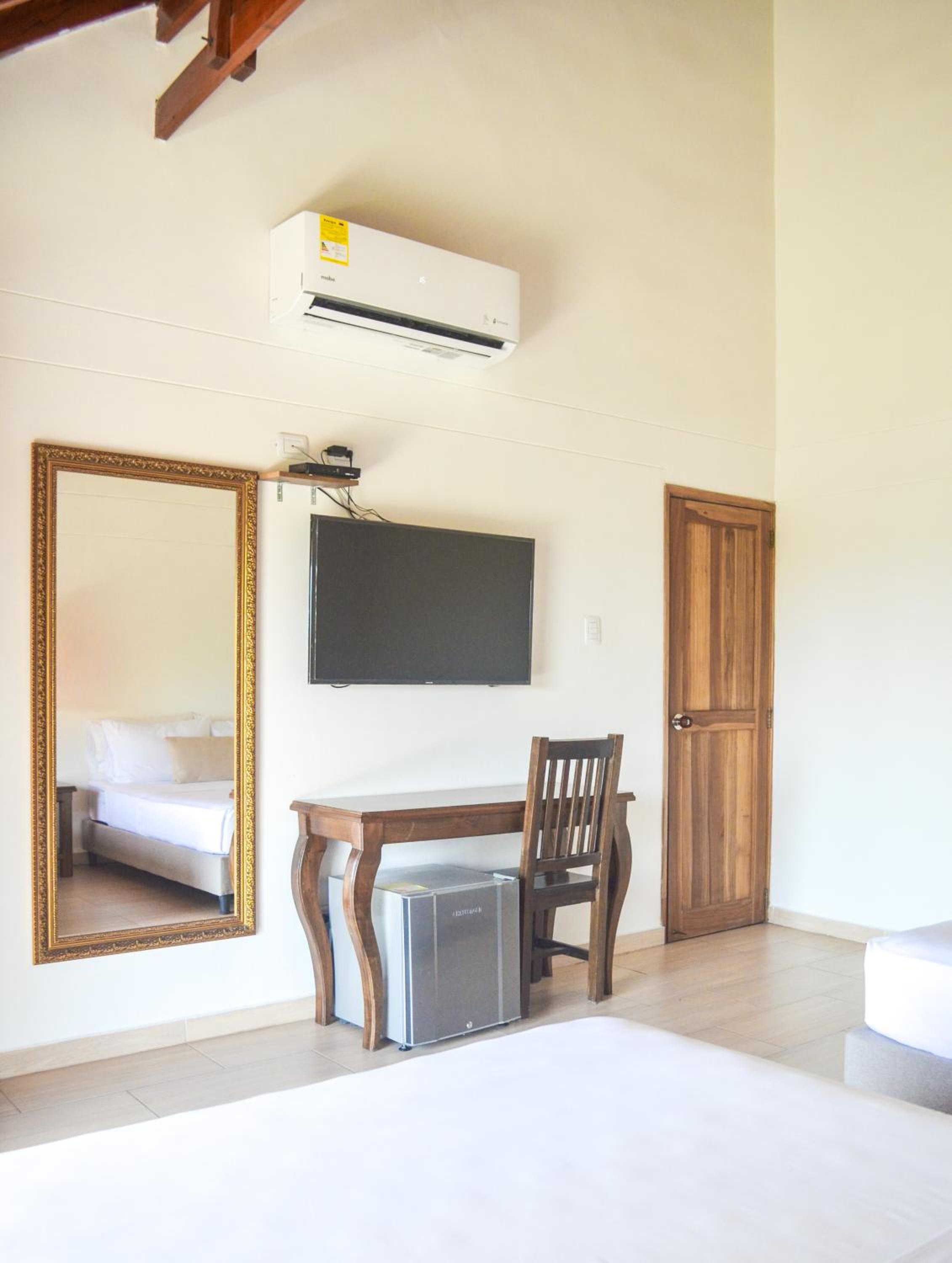 Quadruple Room with Balcony photo 3