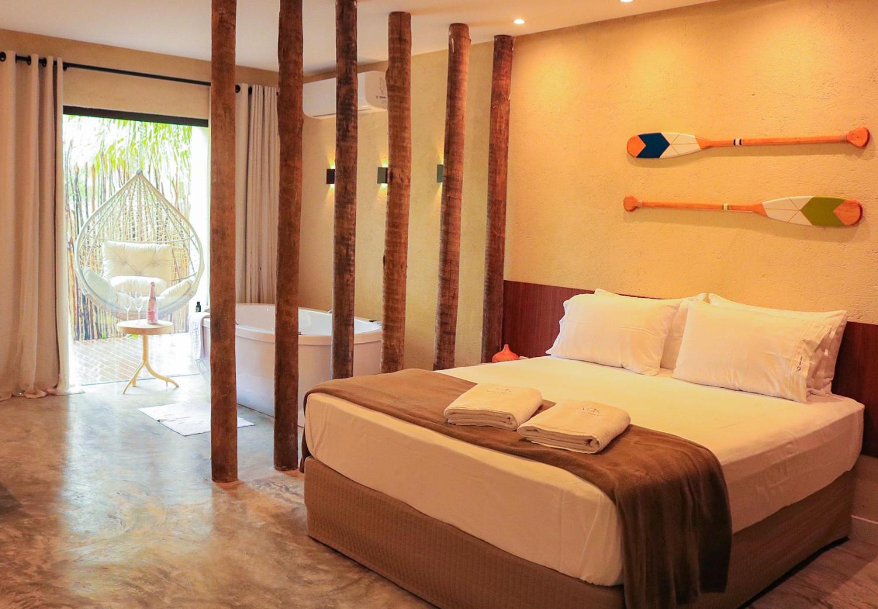 Queen Suite with Spa Bath photo 2
