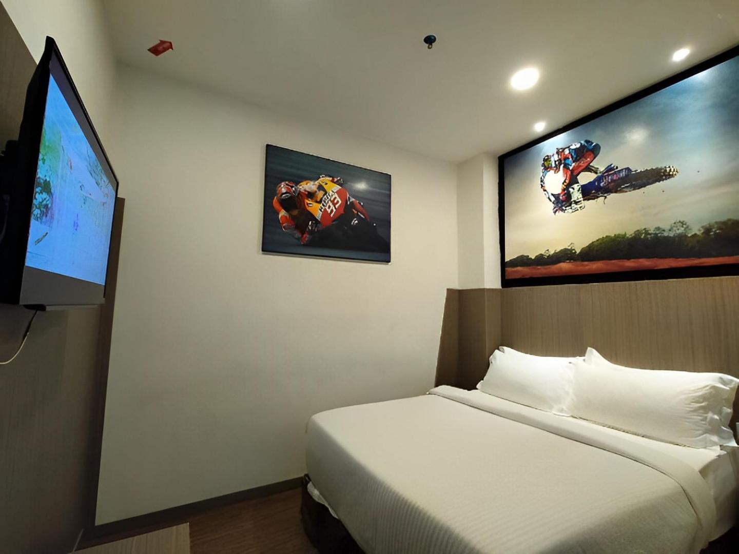 Standard Queen Room