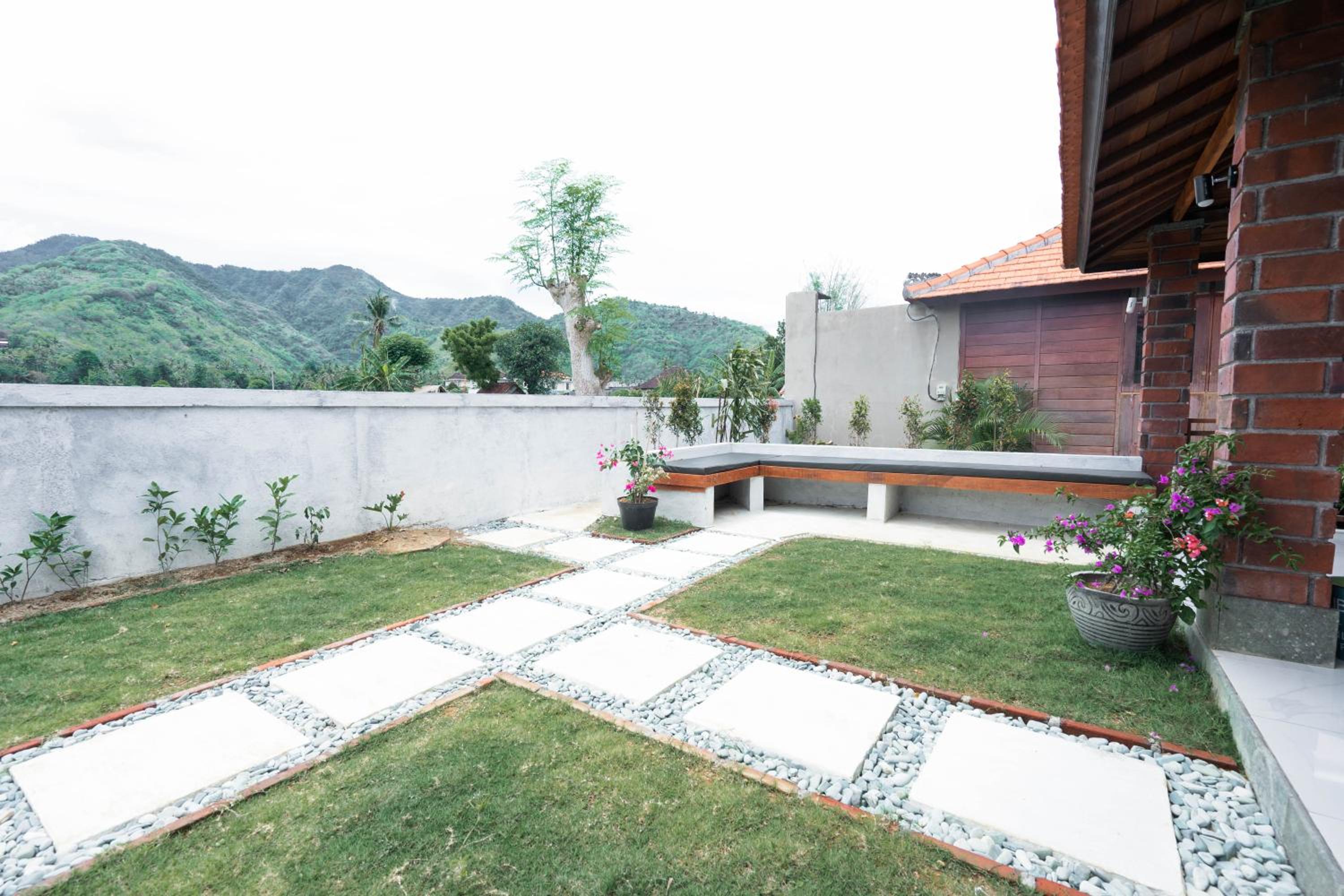 Deluxe Bungalow with Garden View - Photo 15