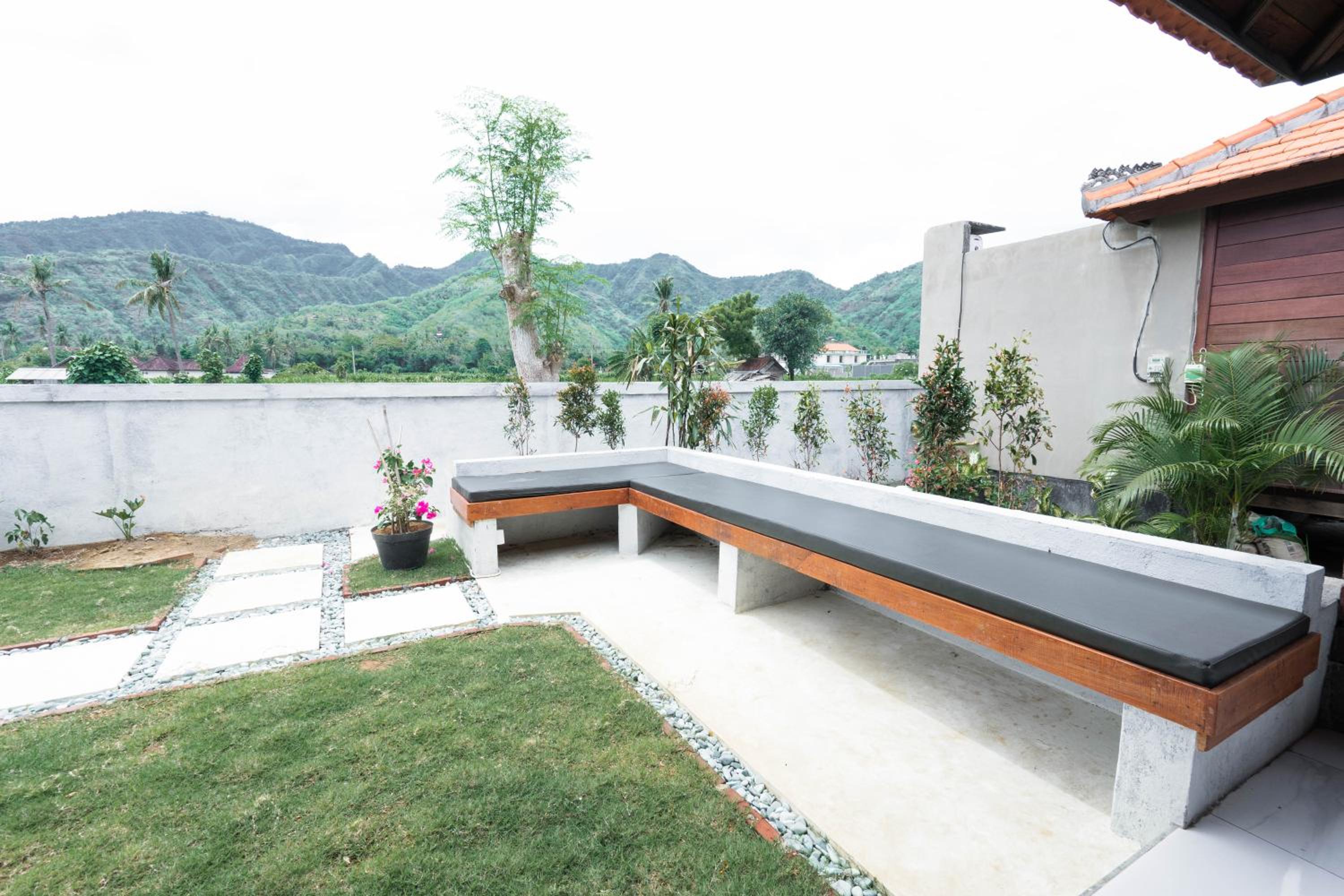Deluxe Bungalow with Garden View - Photo 13