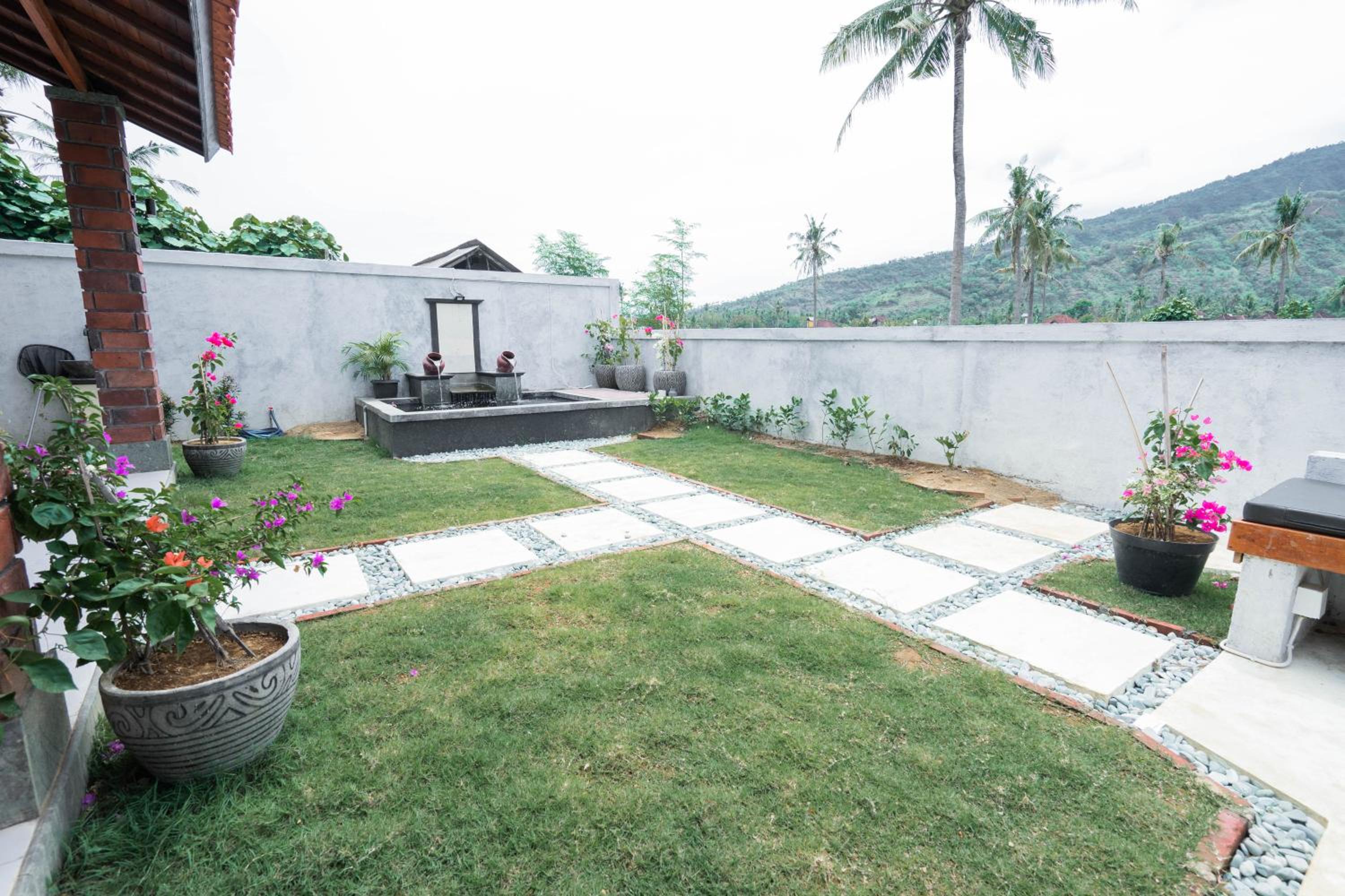 Deluxe Bungalow with Garden View - Photo 11