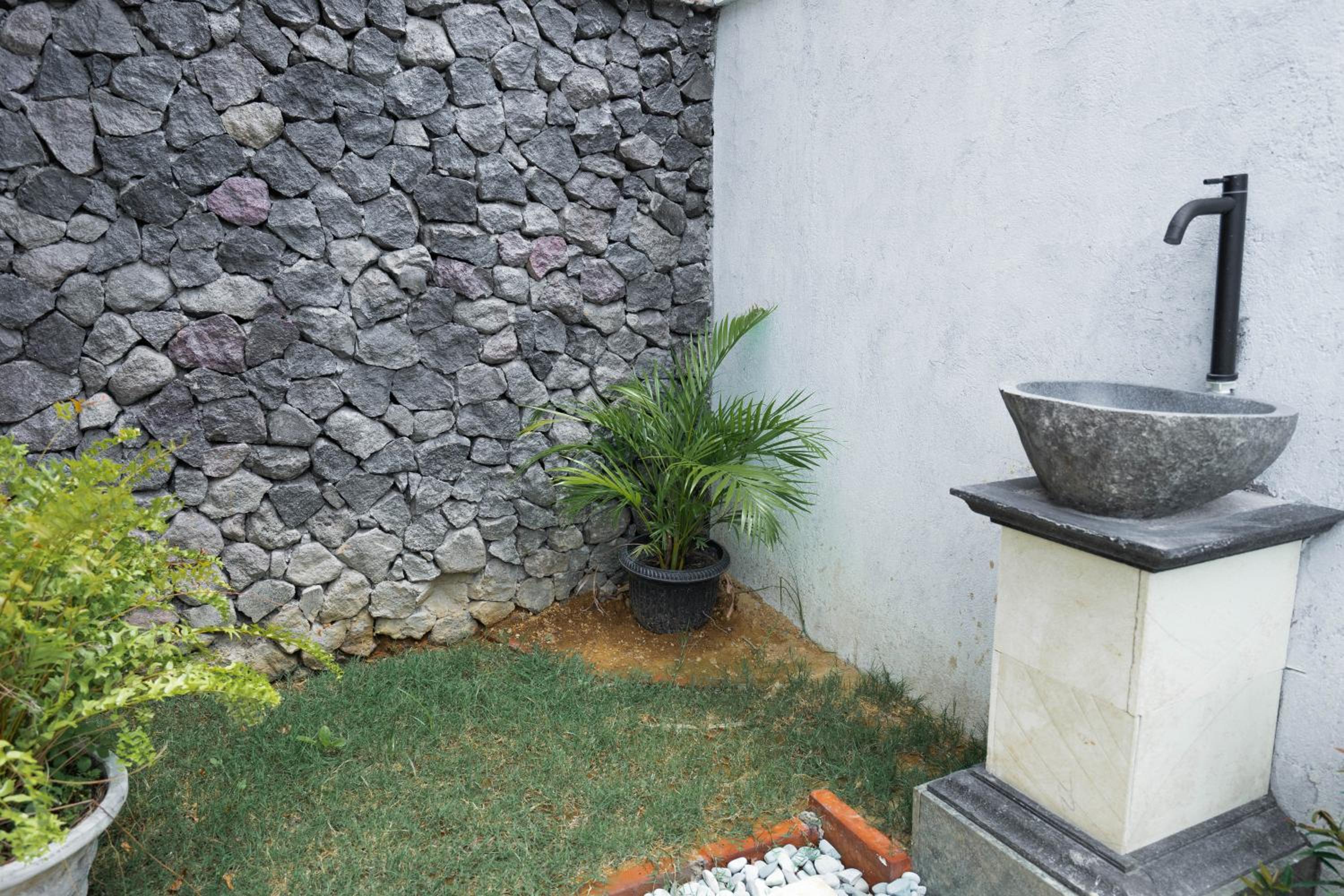 Deluxe Bungalow with Garden View - Photo 46