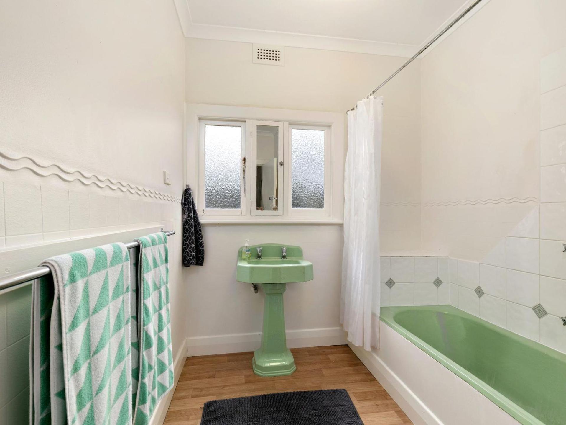 Three-Bedroom House photo 2