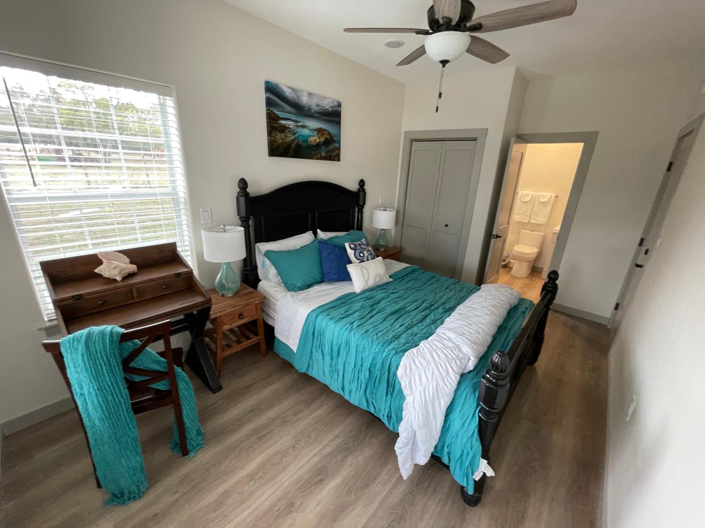 Queen Room photo 1