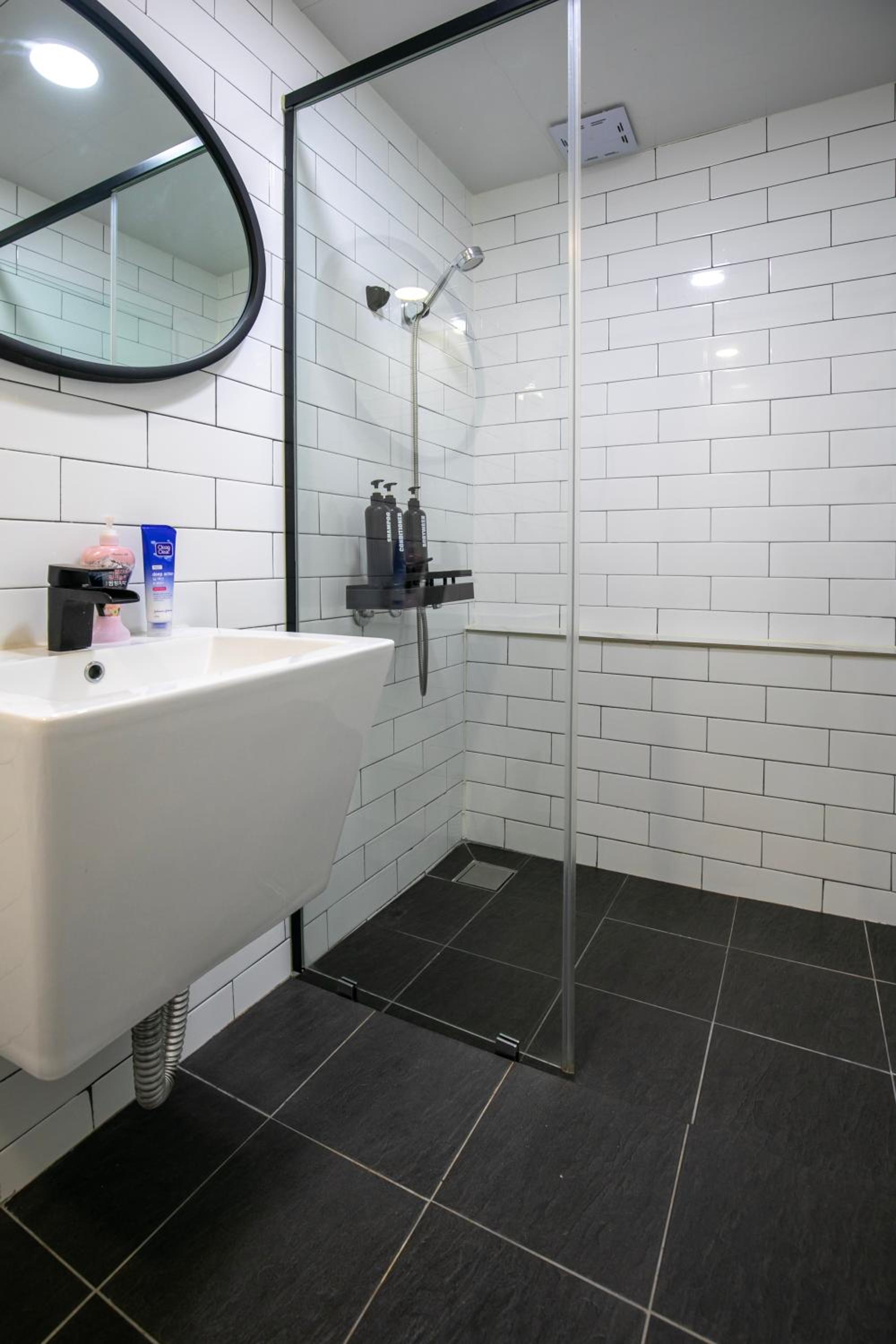 Deluxe Triple Room - Photo 26