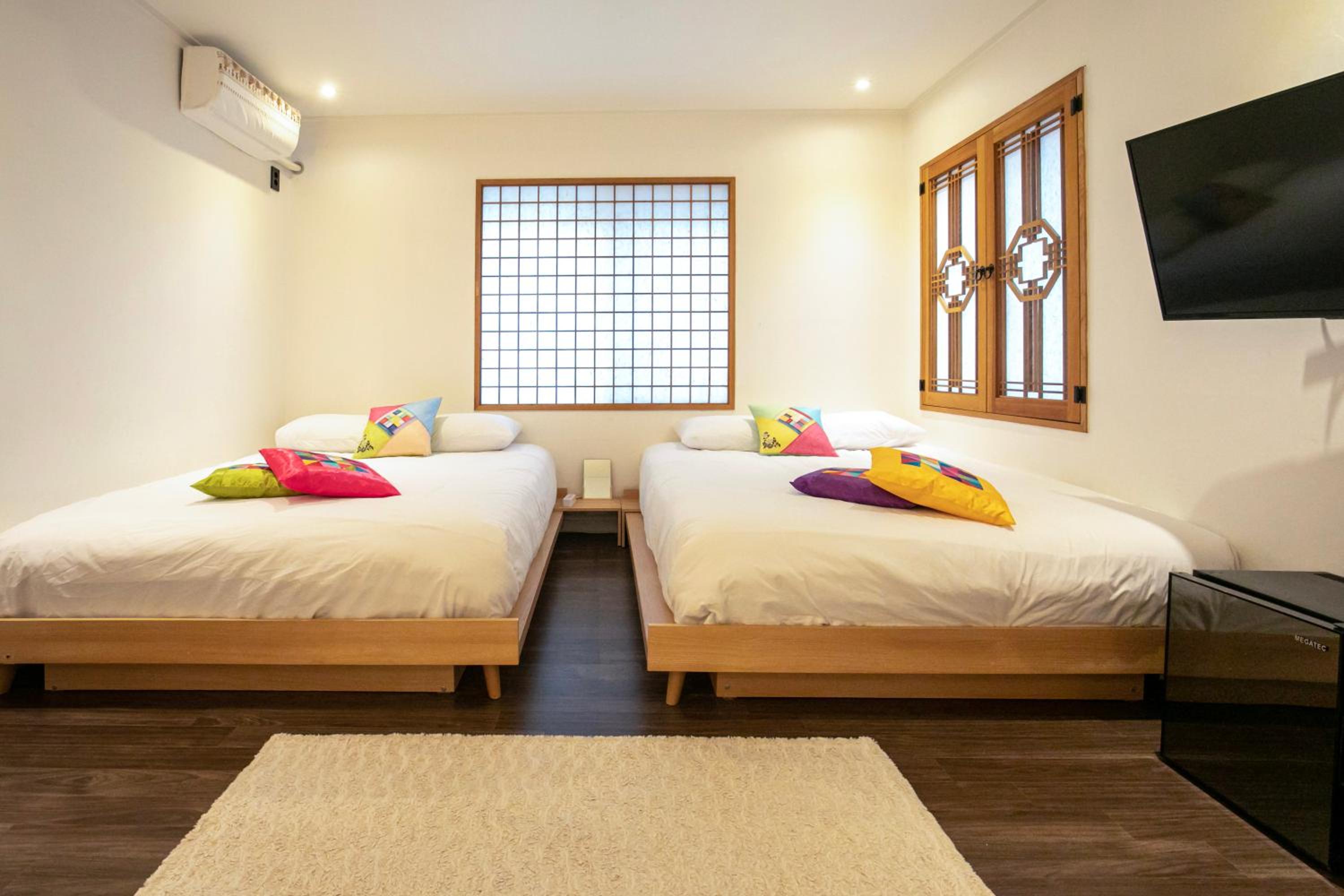 Quadruple Room with Private External Bathroom - Photo 16