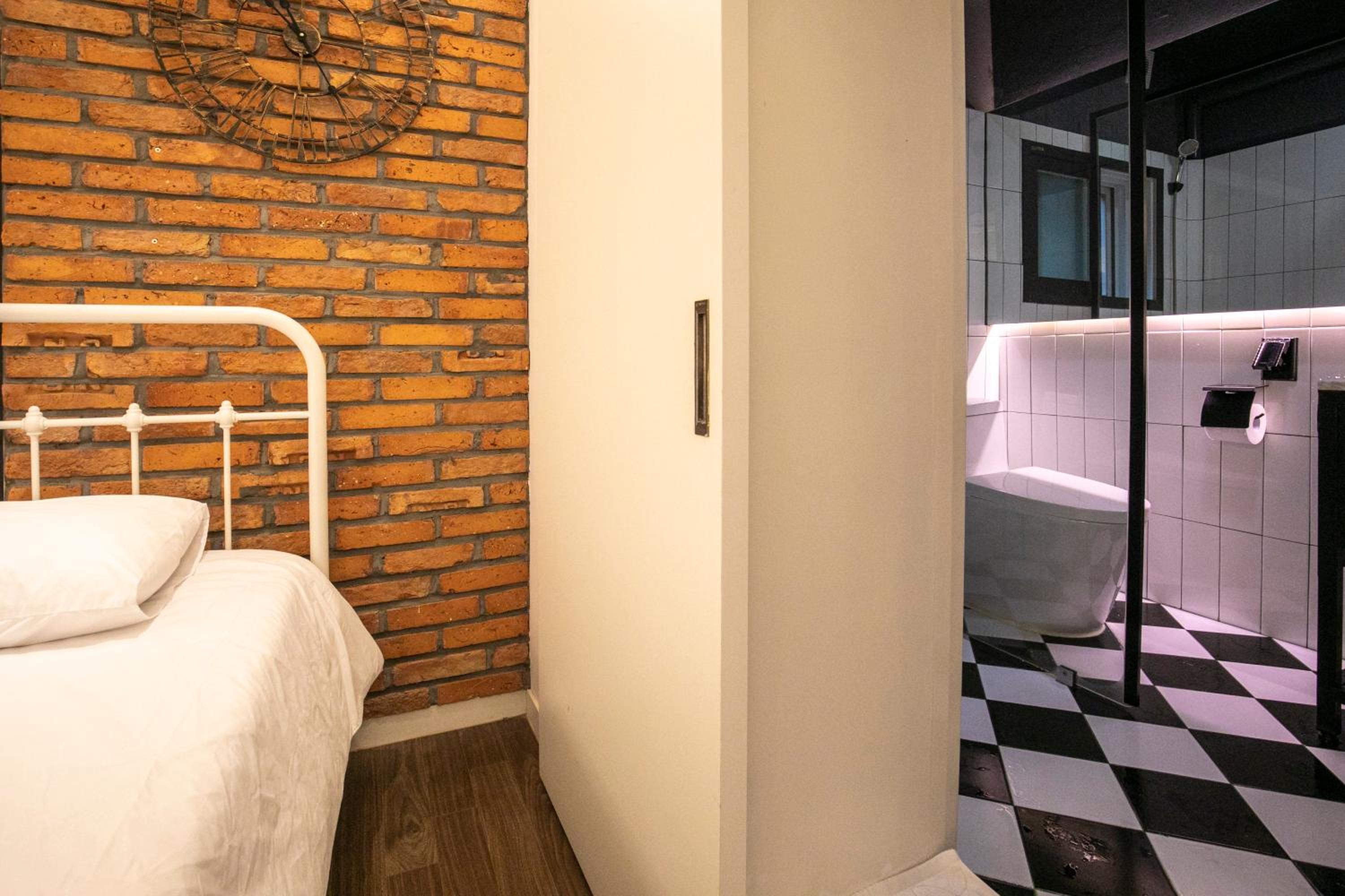 Double Room with Garden View - Photo 14