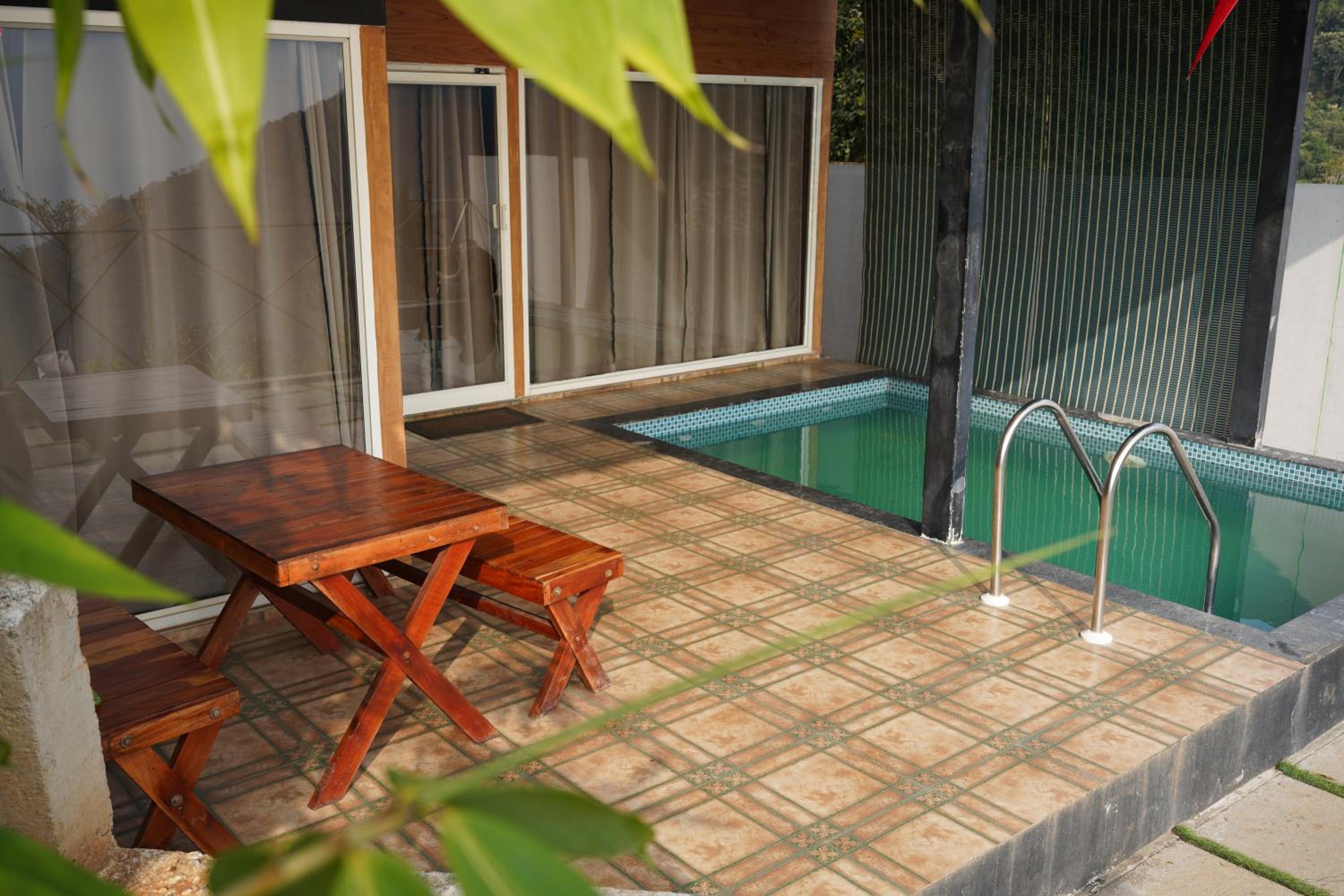 Suite with Private Pool photo 3