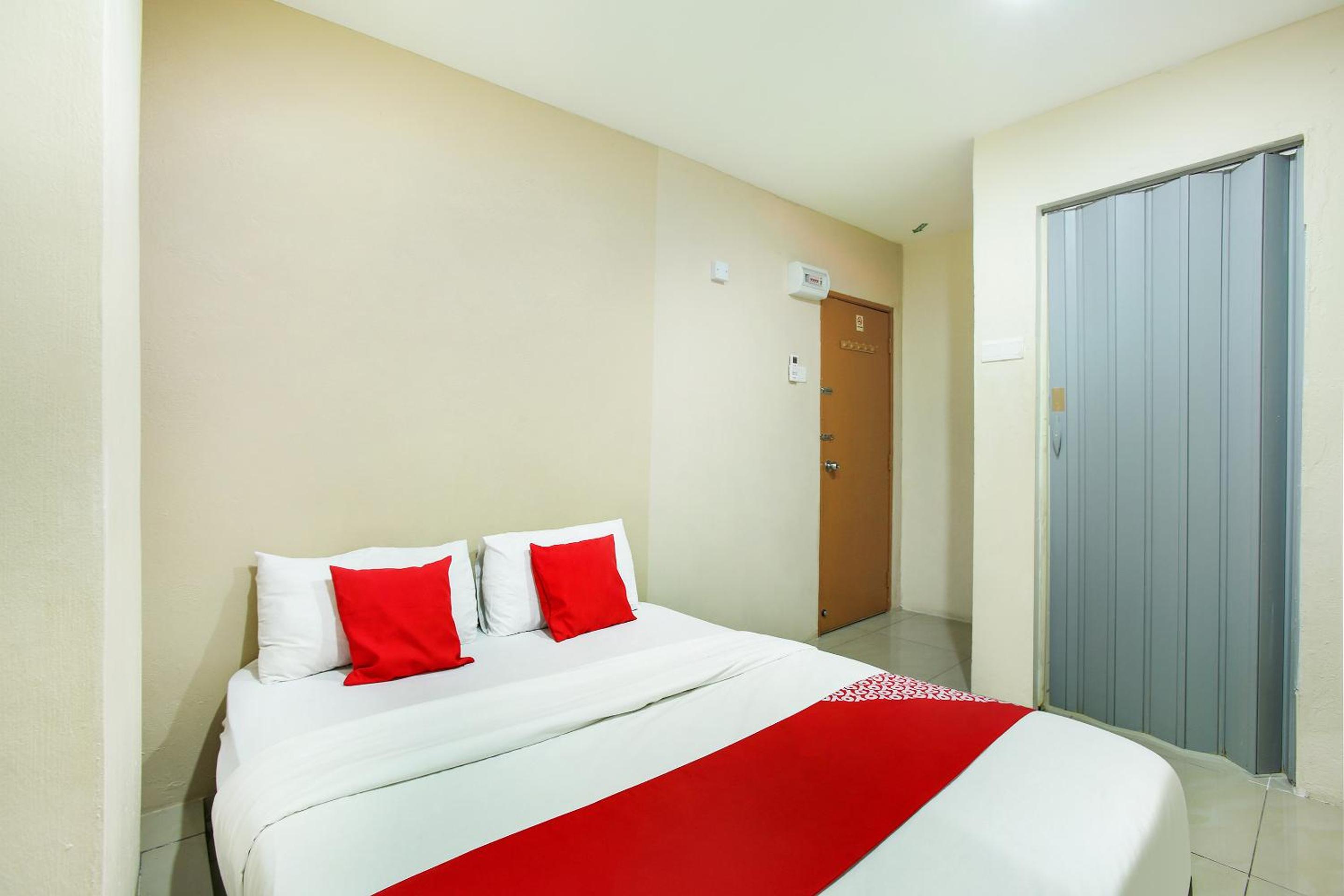 Standard Queen Room photo 3