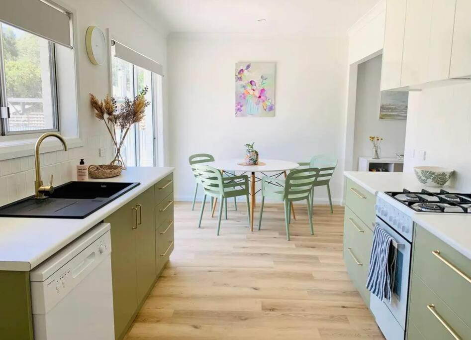 Three-Bedroom House photo 2
