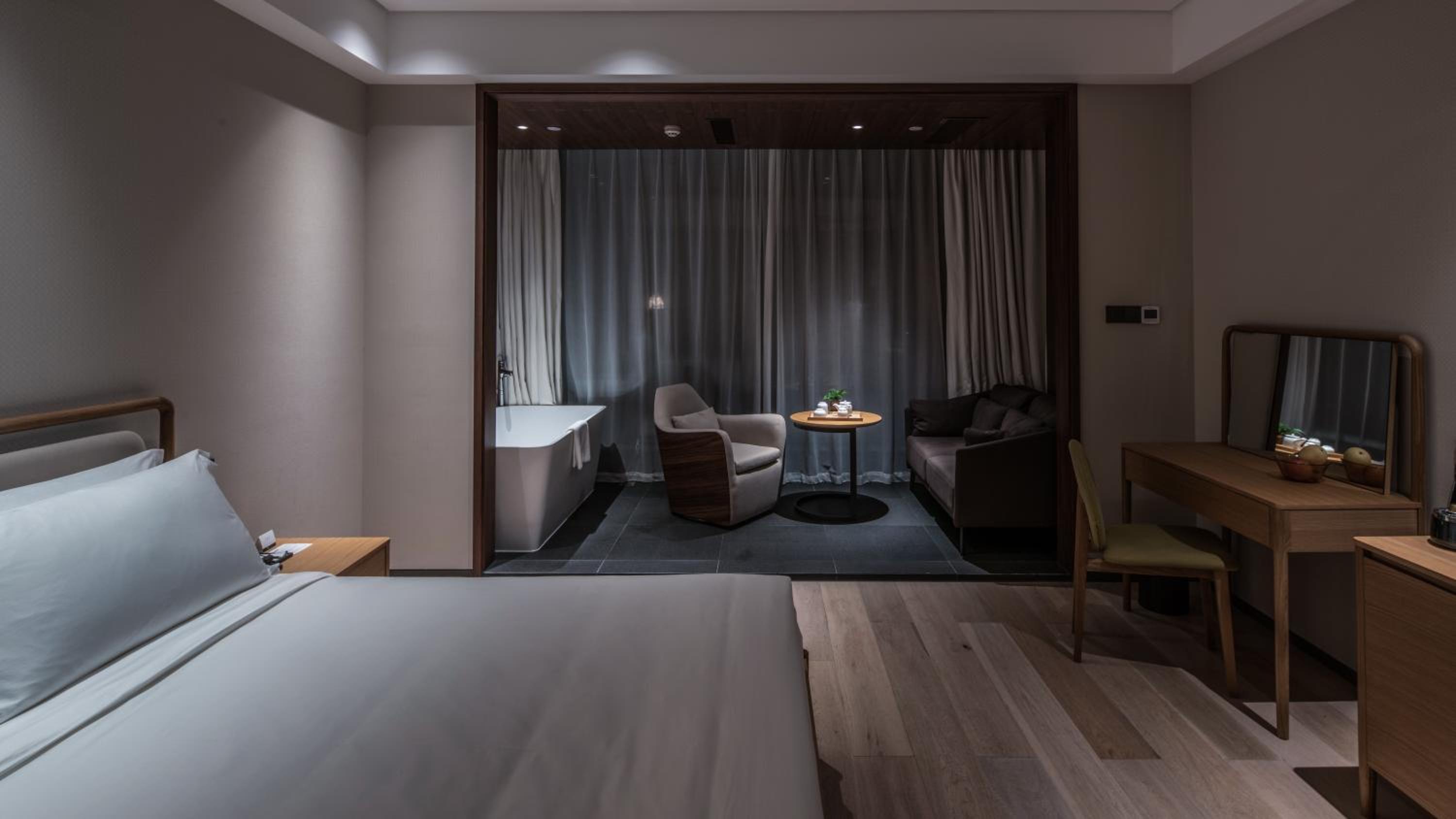Executive Room with Mountain View-Free MiniBar and Free daily afternoon tea photo 1