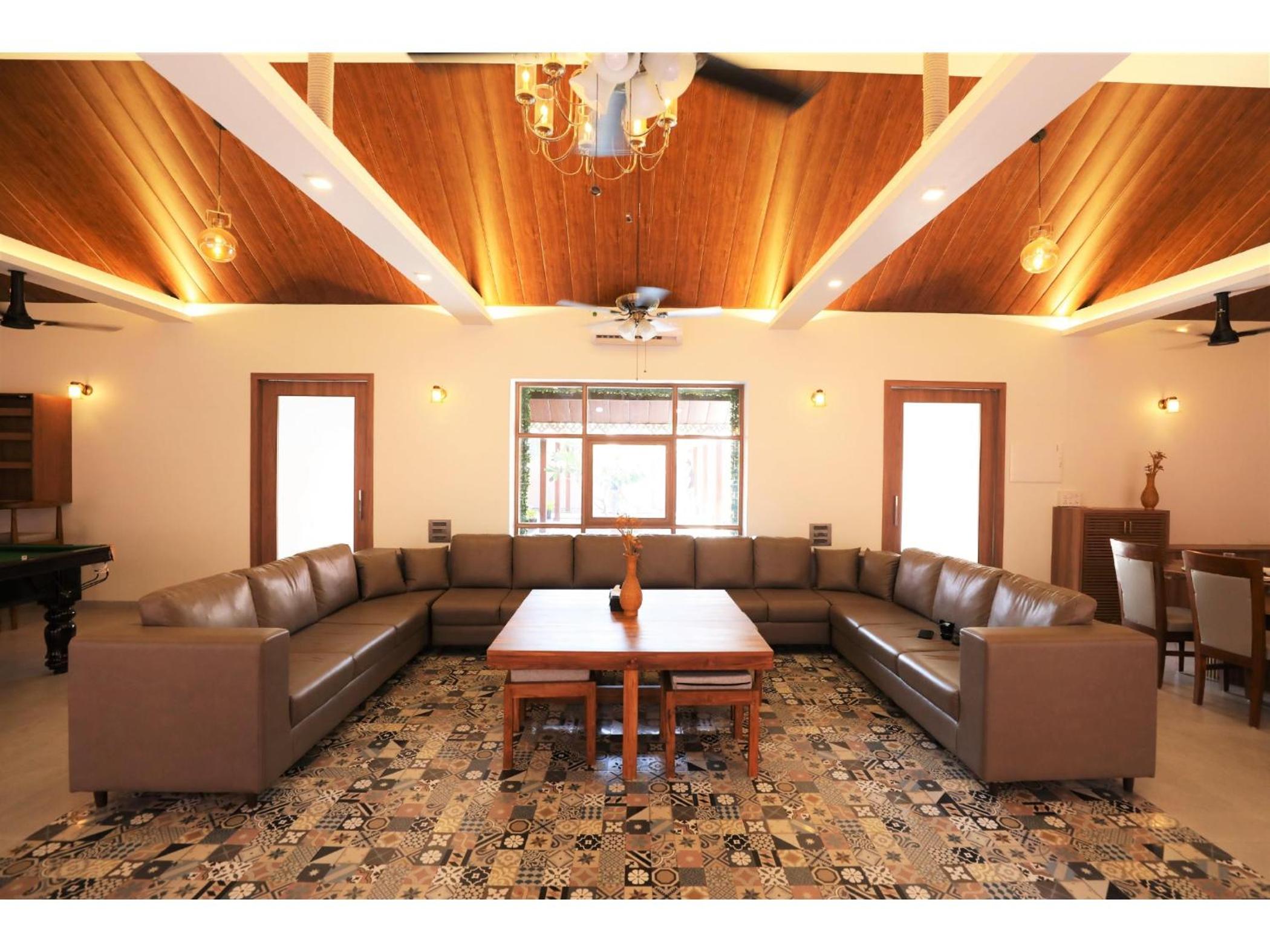 Villa photo 2