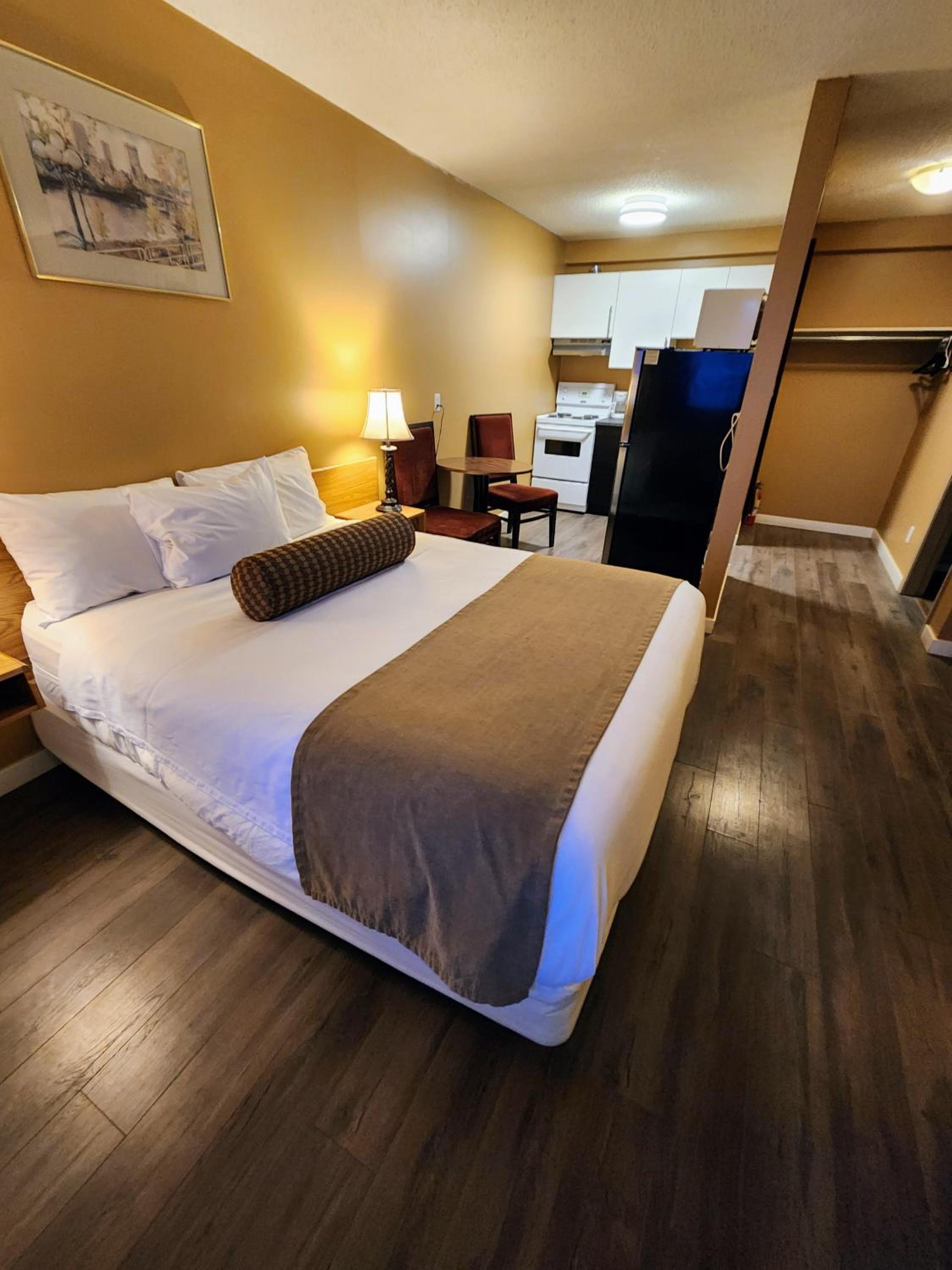 Single Room with Kitchenette photo 1