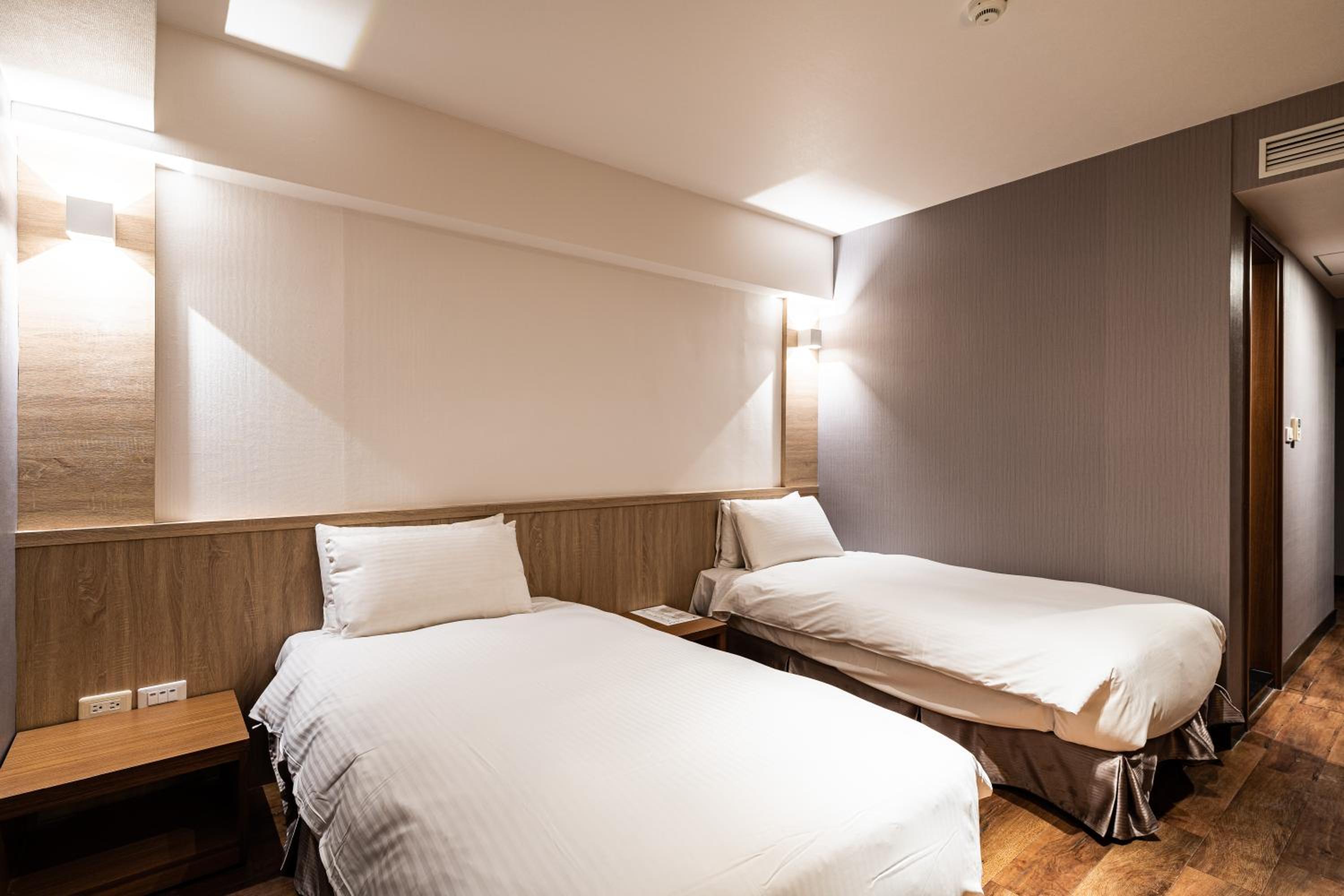 Standard Twin Room photo 2