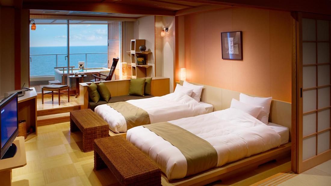 Deluxe Family Suite