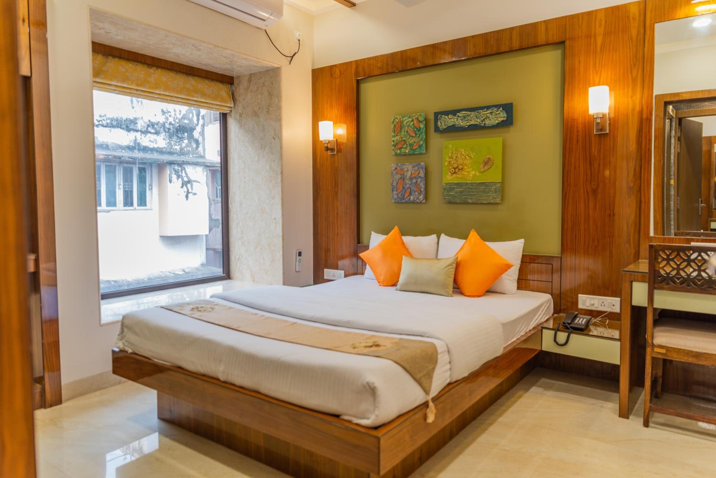 Deluxe Room (2 Adults + 1 Child)