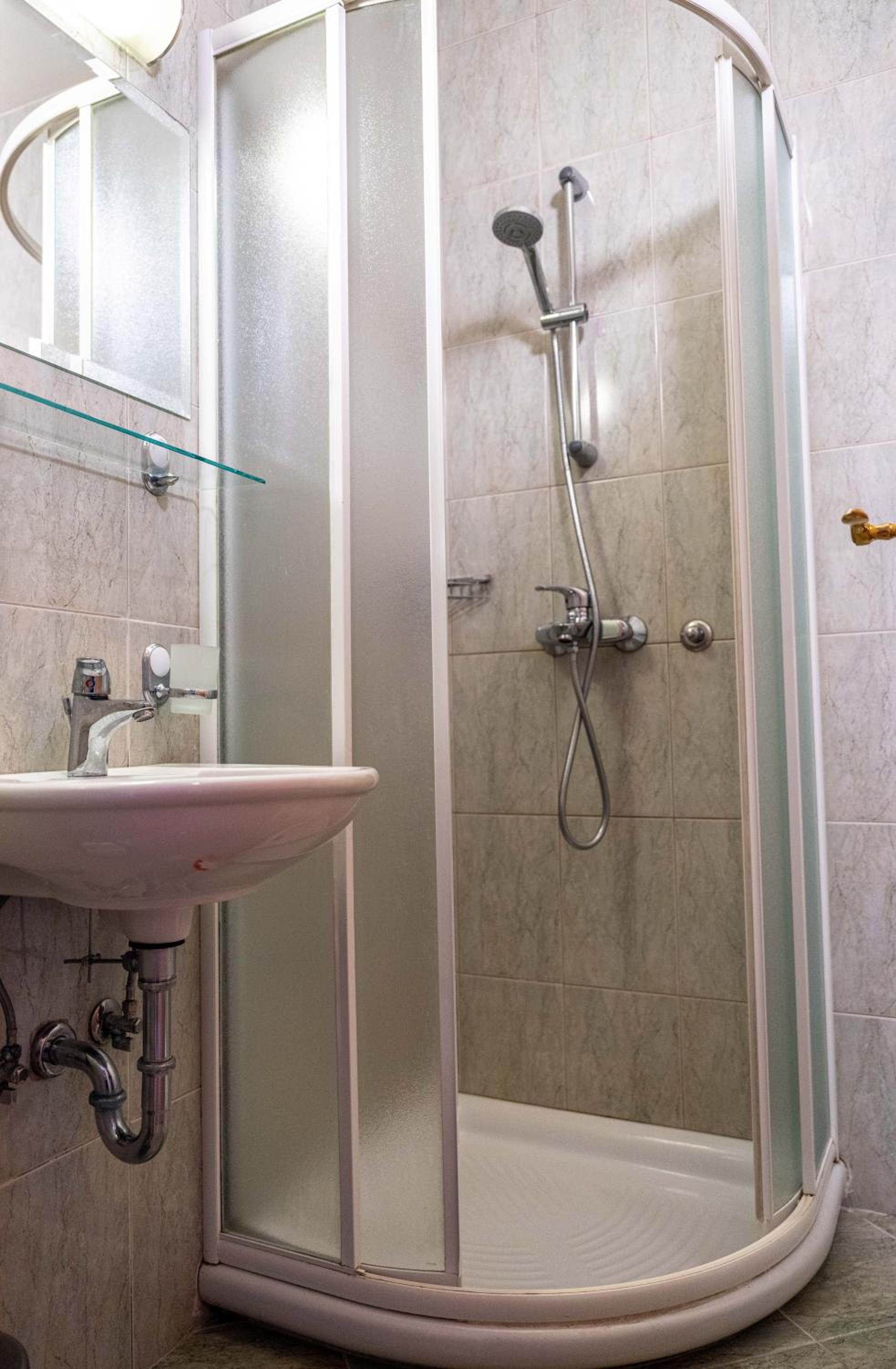 Double Room with Private Bathroom photo 2