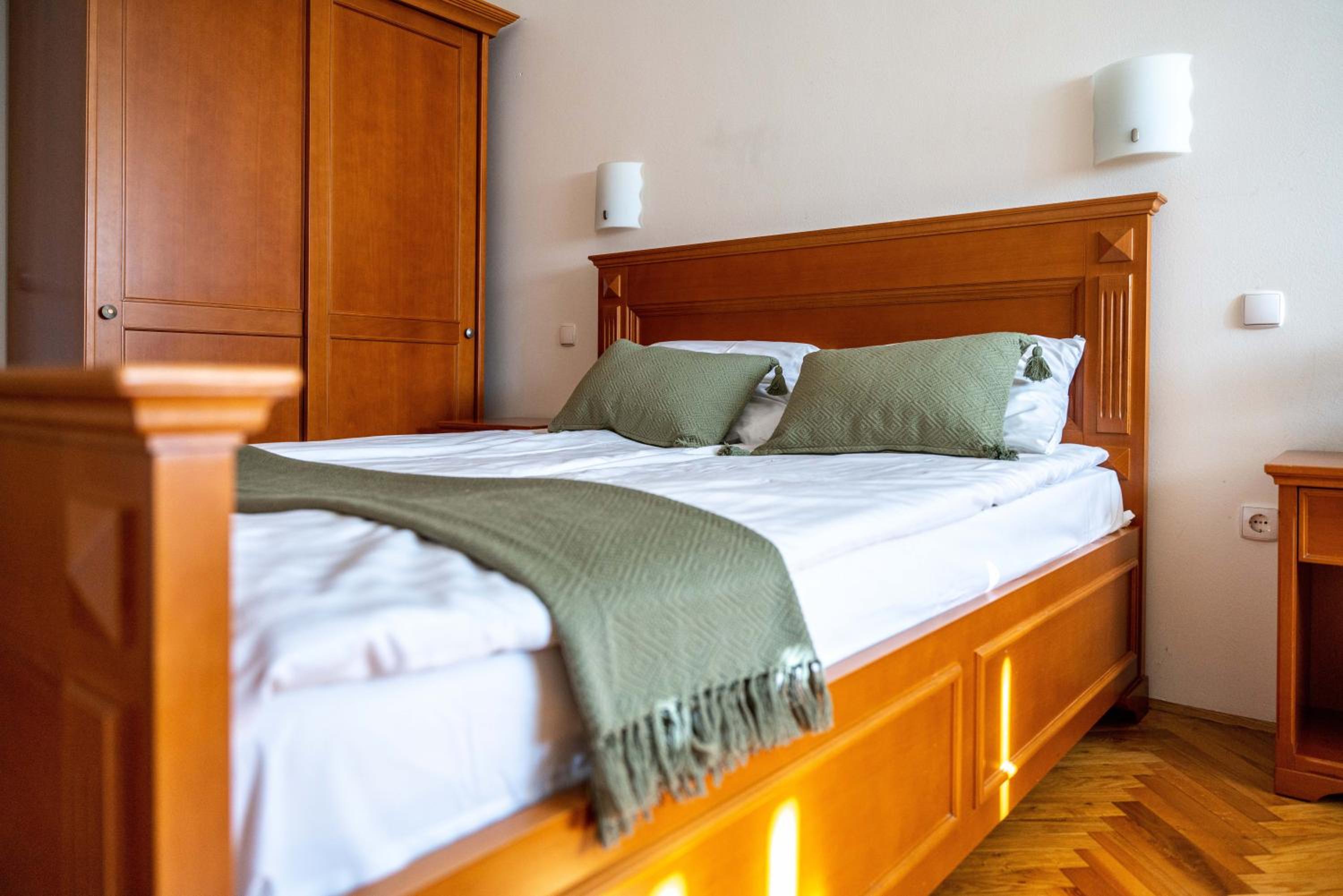 Double Room with Private Bathroom photo 1