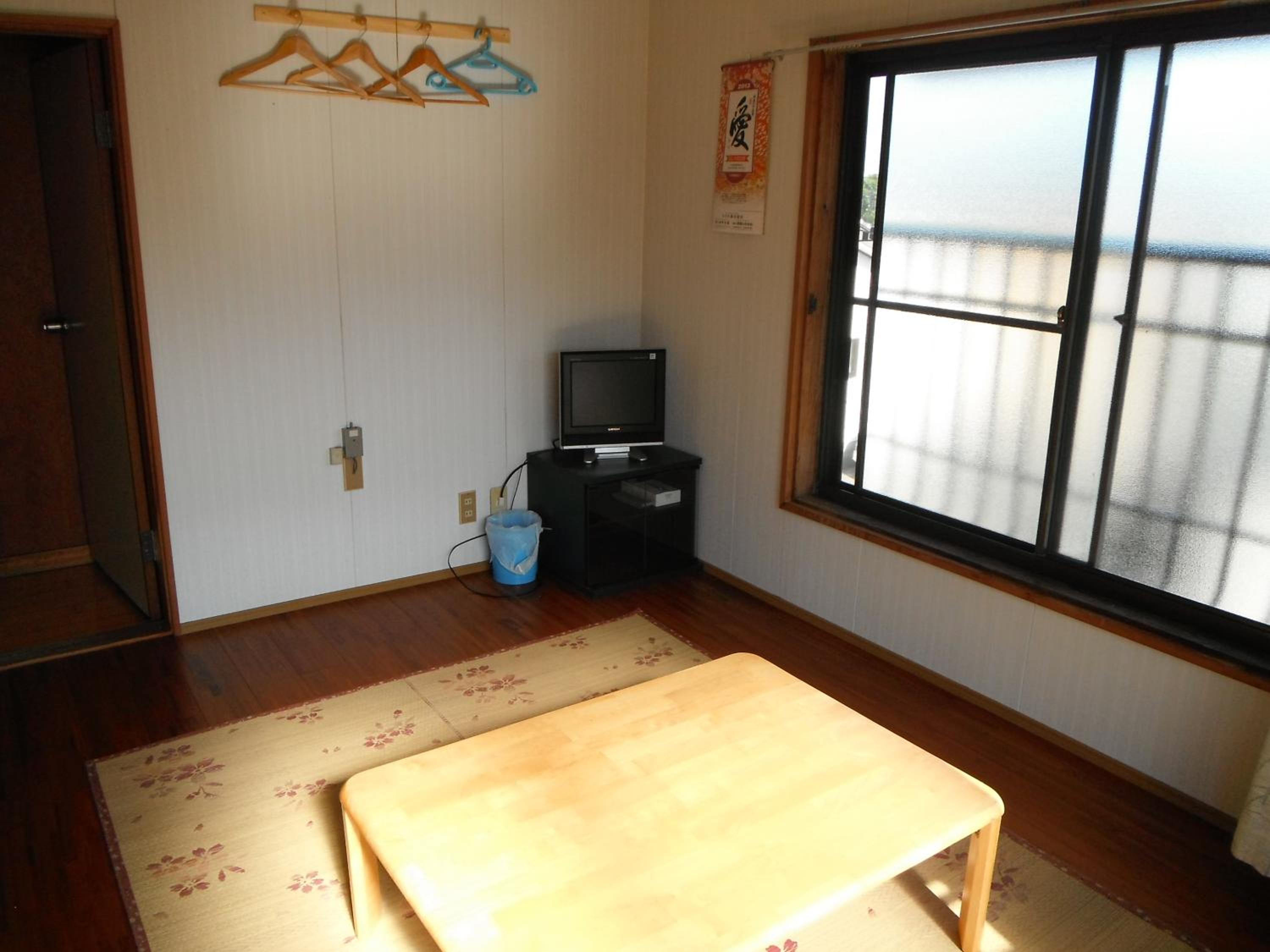 Single Room with Shared Shower and Toilet - Annex photo 2