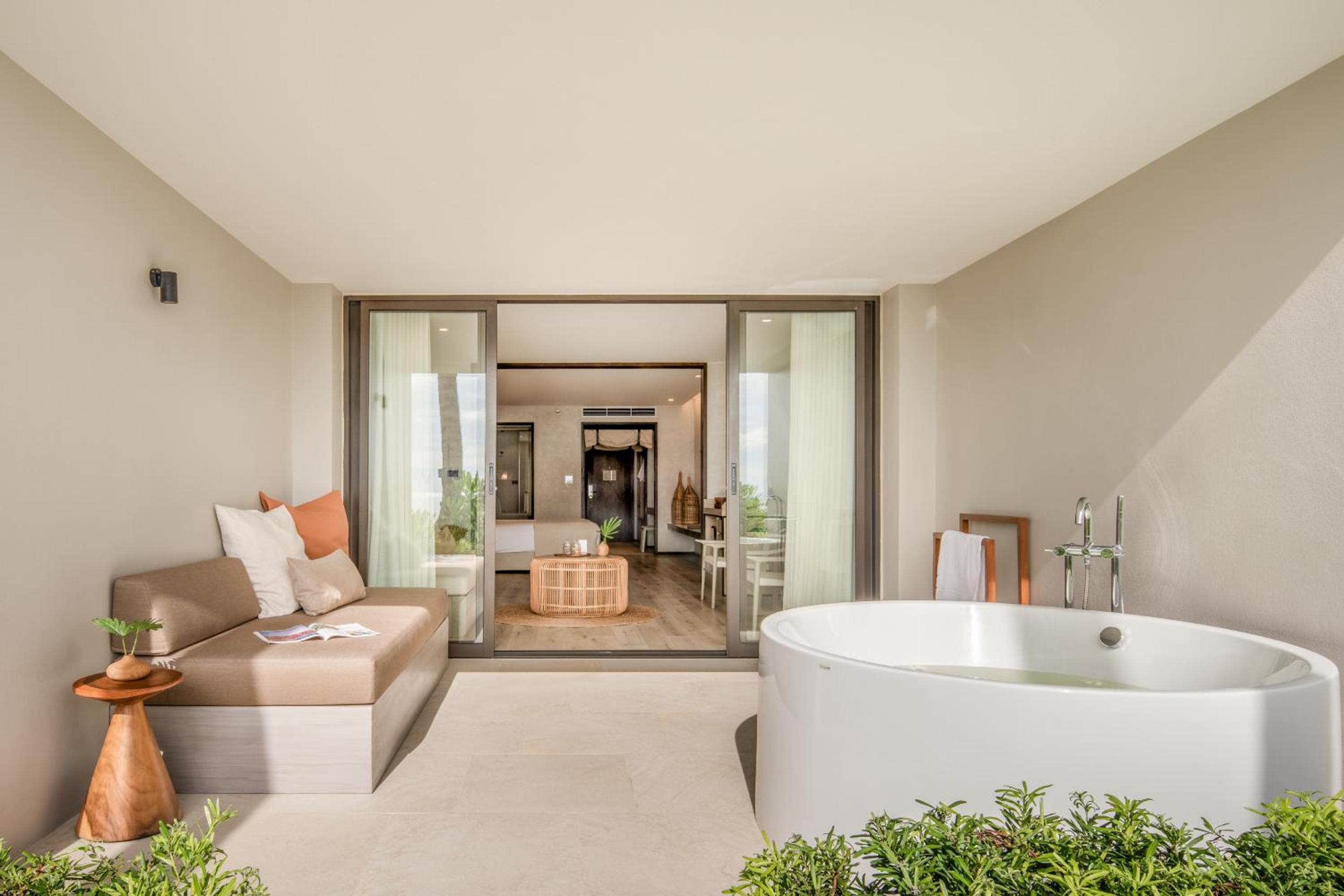 Mini Suite Beachfront Twin - Photo 14