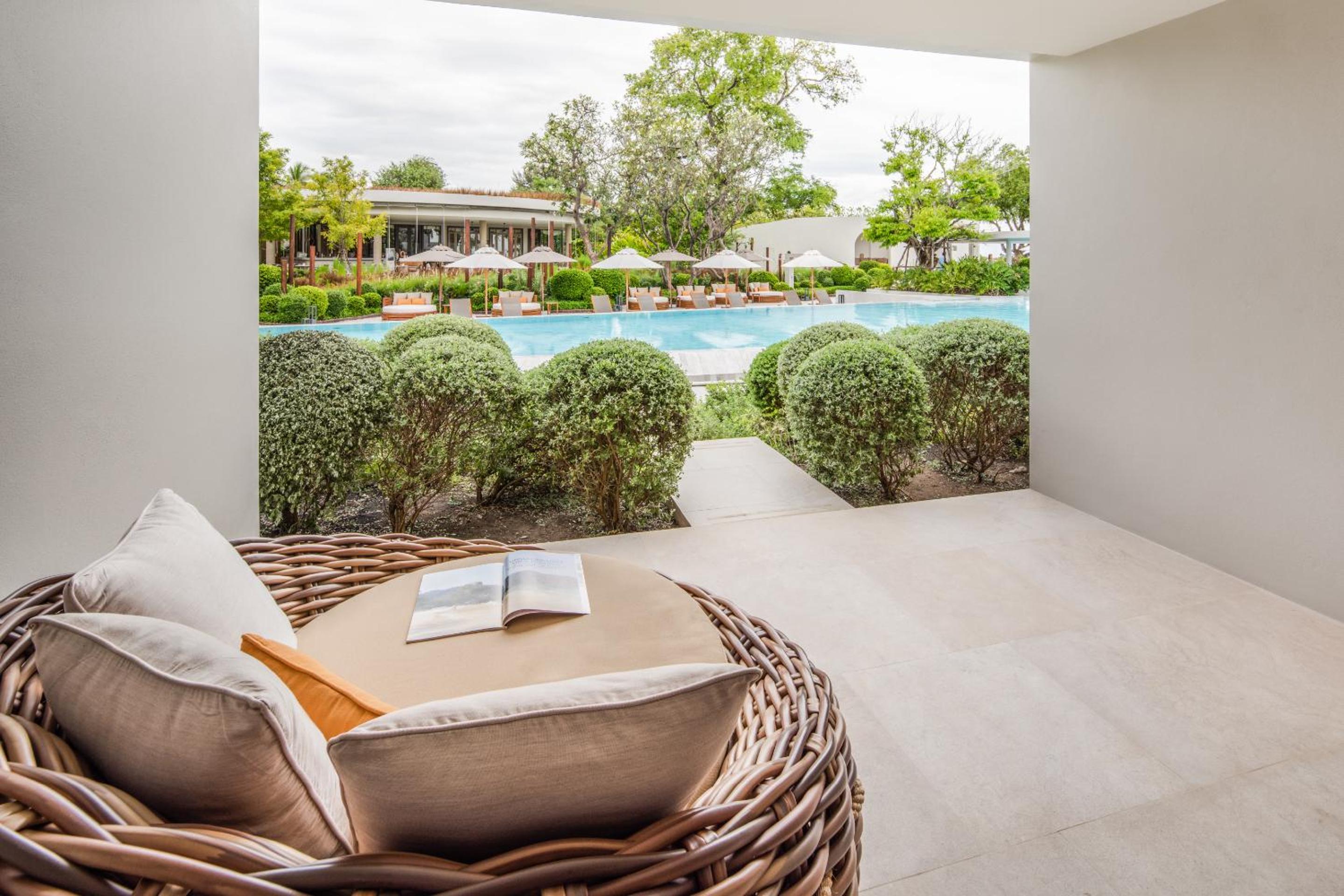 Mini Suite Pool Access Twin - Photo 11