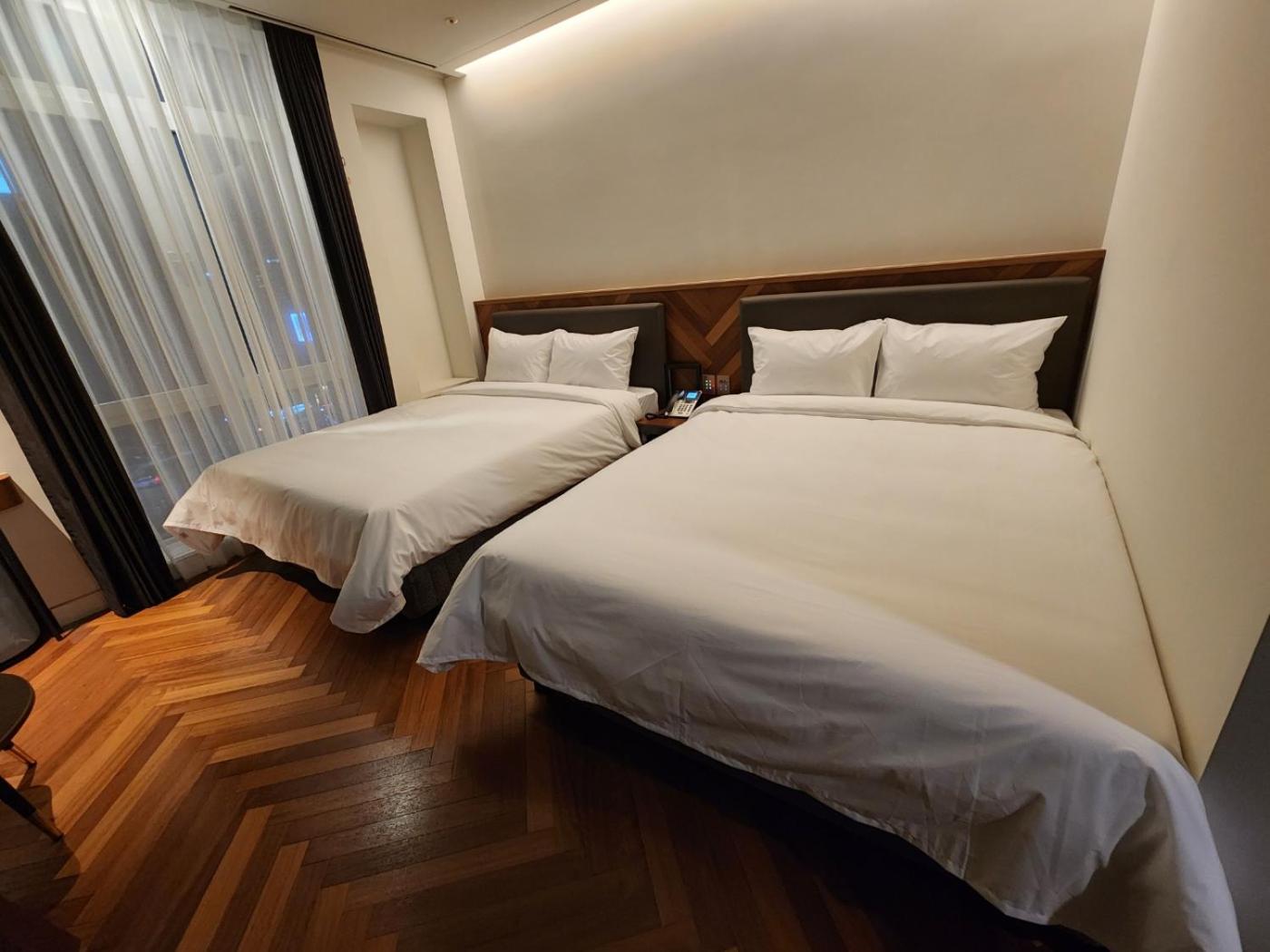 Deluxe Family Room - Photo 3