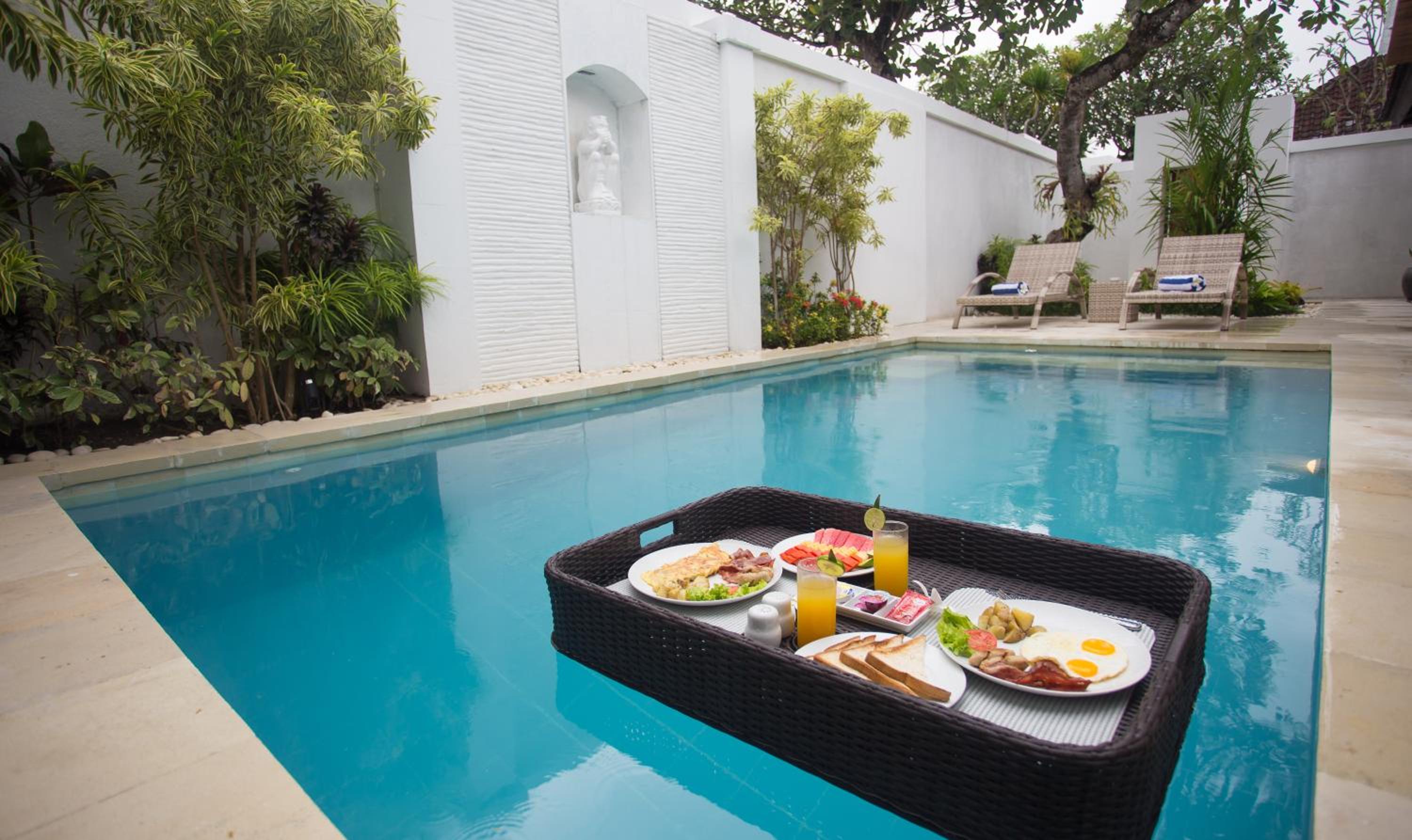 Villa with Private Pool - Photo 41
