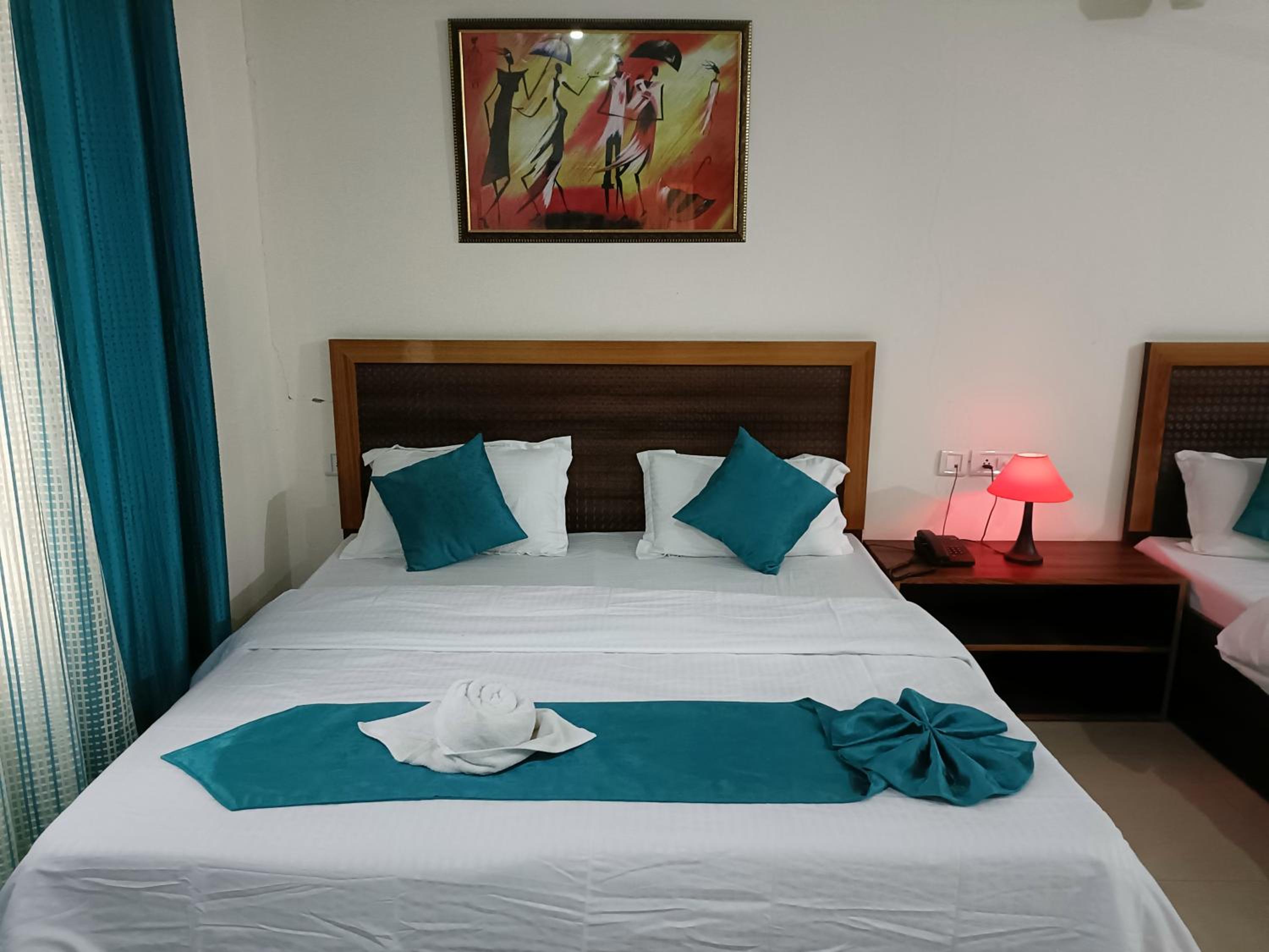 Family Suite with Balcony - Photo 1