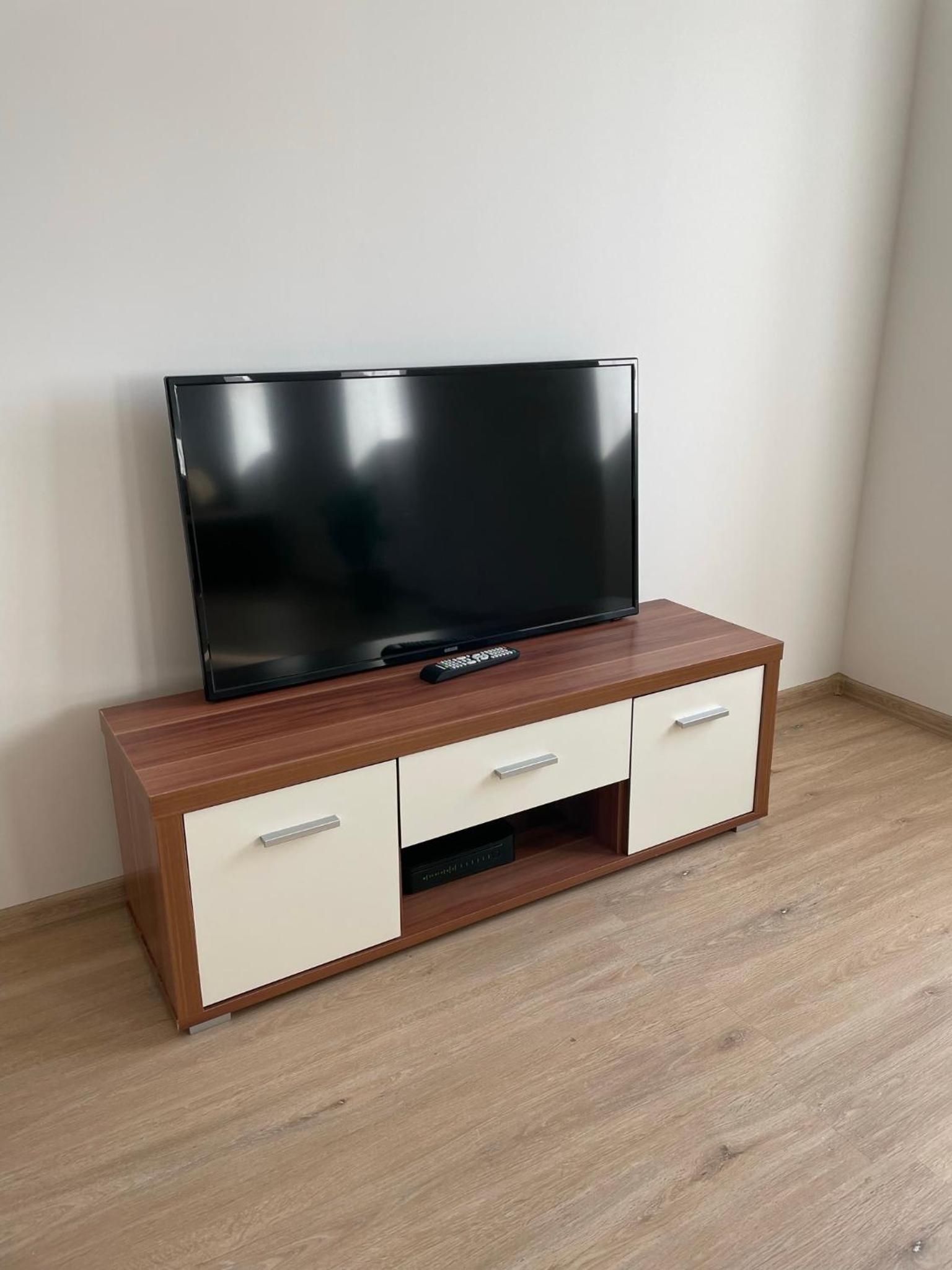 One-Bedroom Apartment - Photo 36