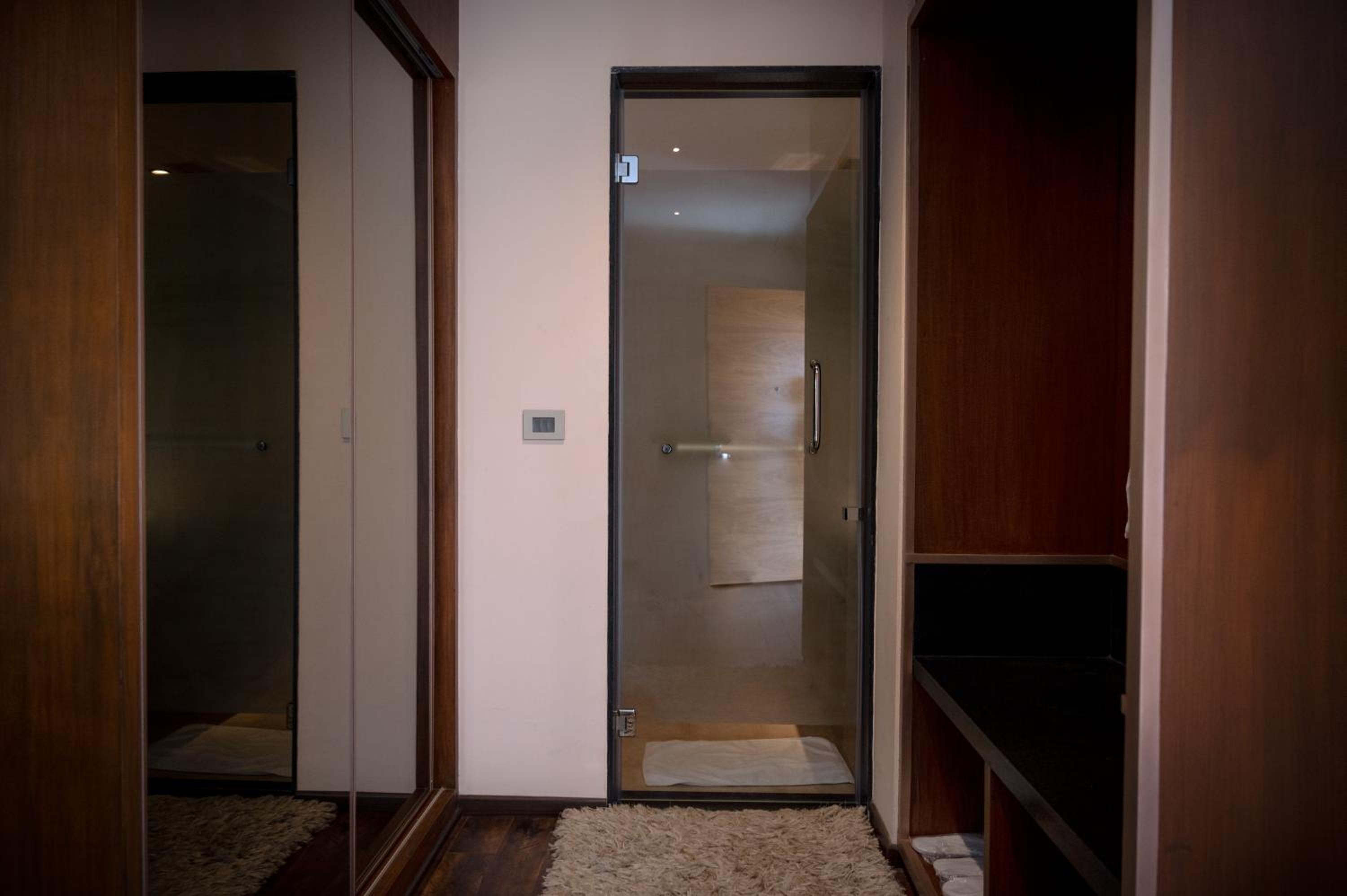 Suite - Photo 3