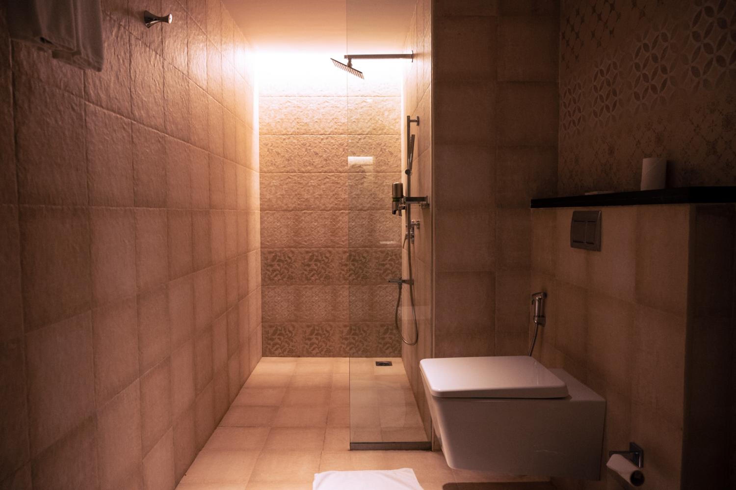 Suite - Photo 5