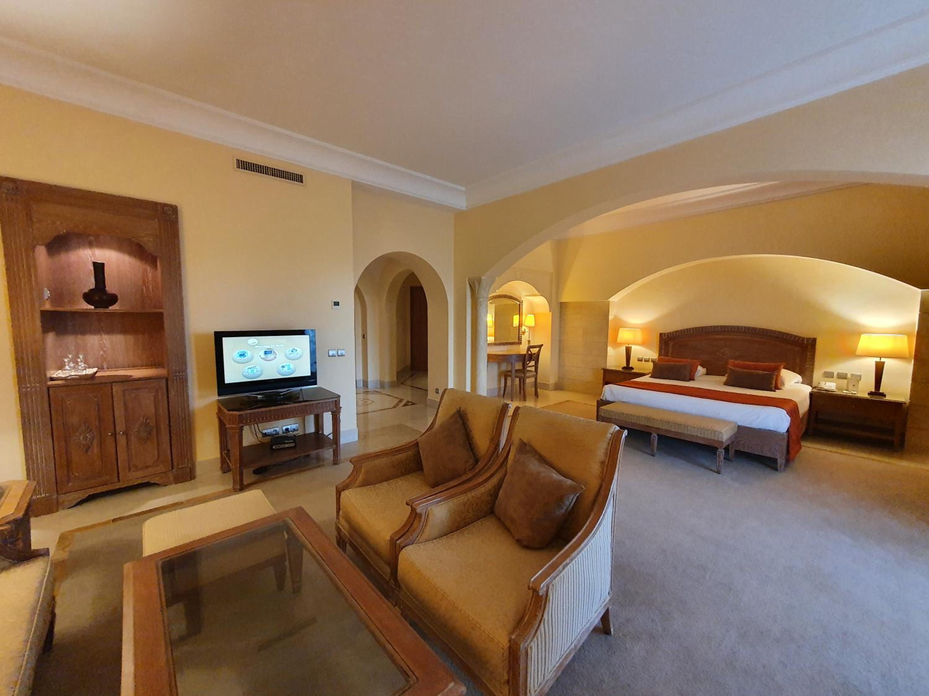 Junior Suite - Photo 11