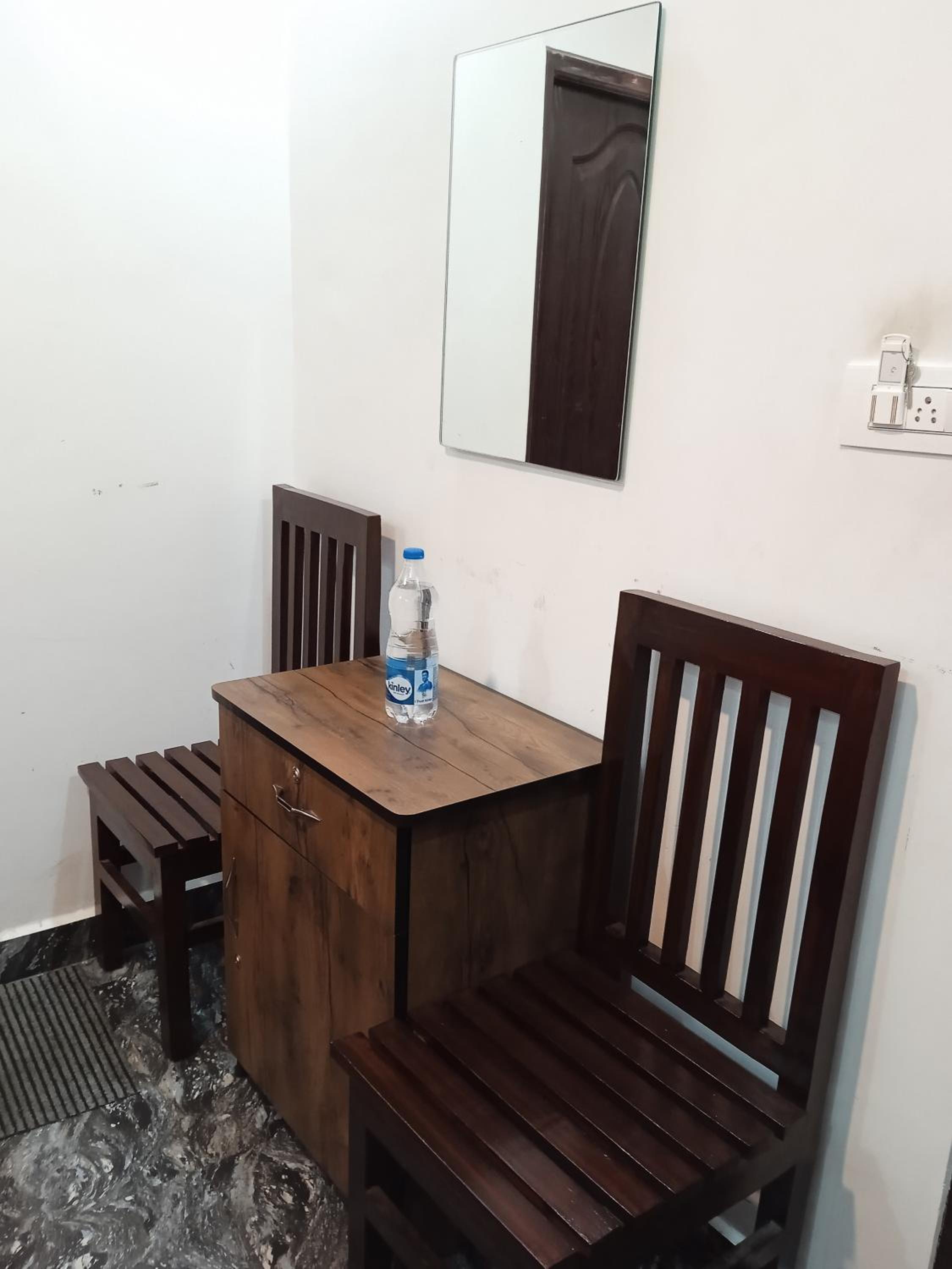 Deluxe Double Room (2 Adults + 1 Child) photo 3