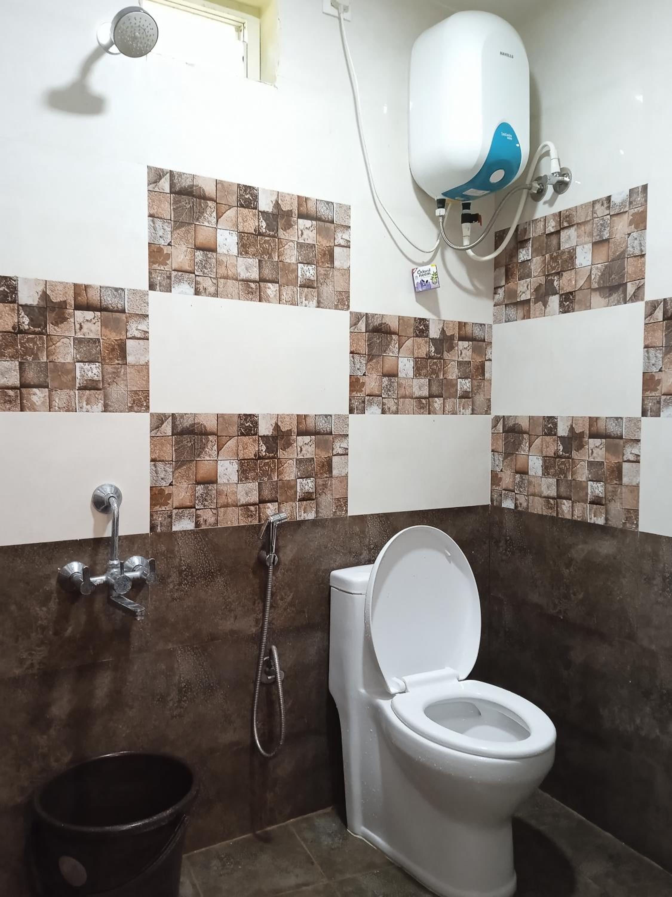 Deluxe Double Room (2 Adults + 1 Child) photo 2