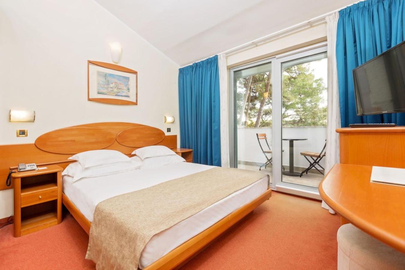 Superior Room with Balcony Sea Side - extra bed